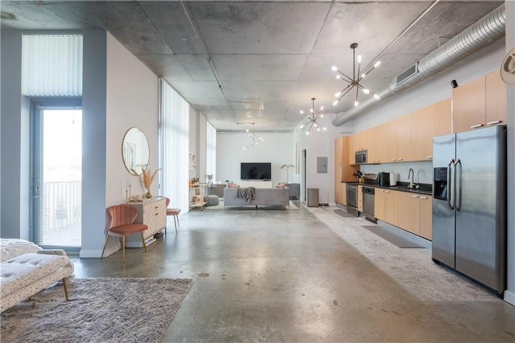 2BR – Condominium at 2100 Van Buren Street #308