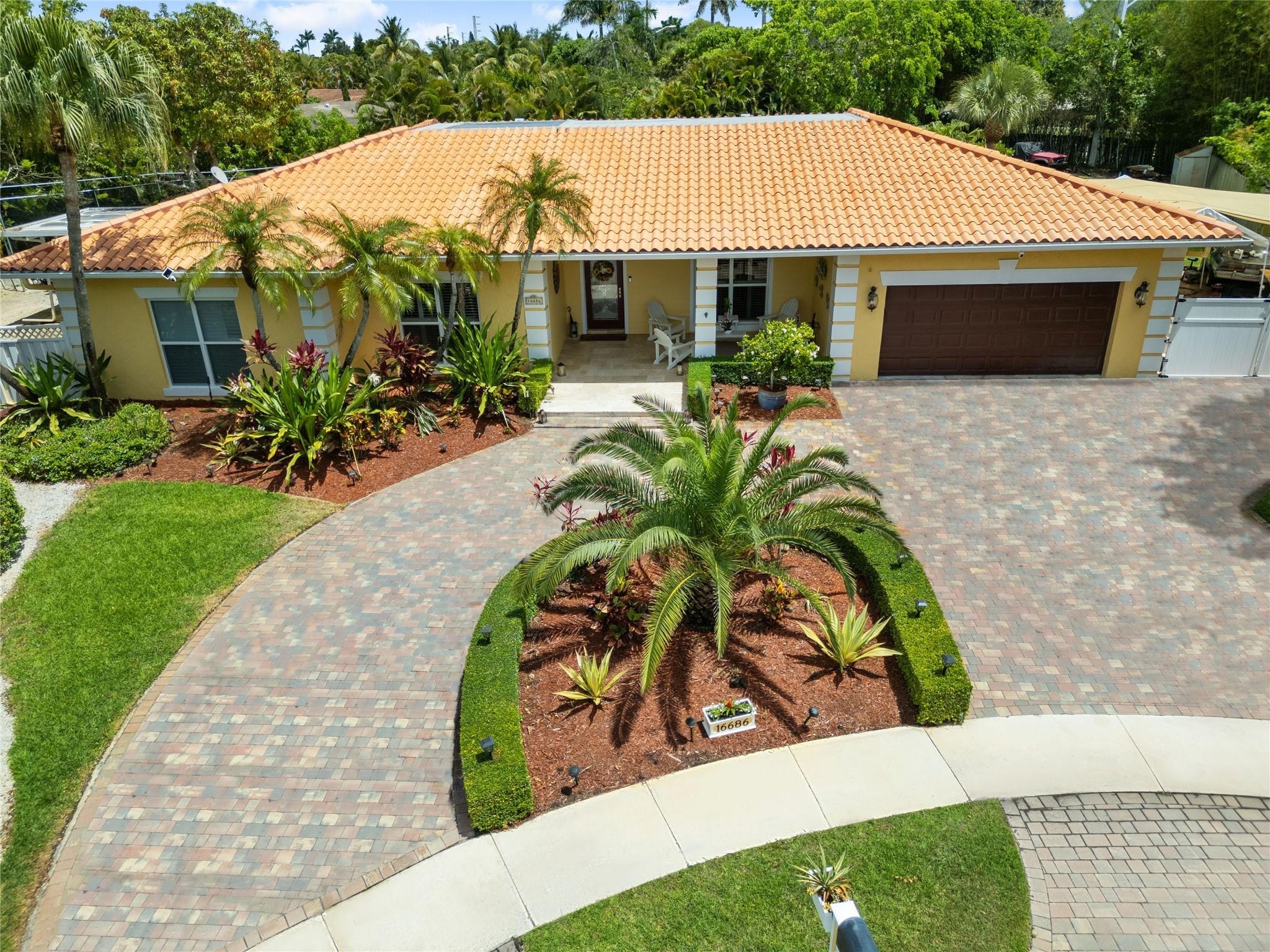 4BR – SingleFamilyResidence at 16686 Golfview Drive