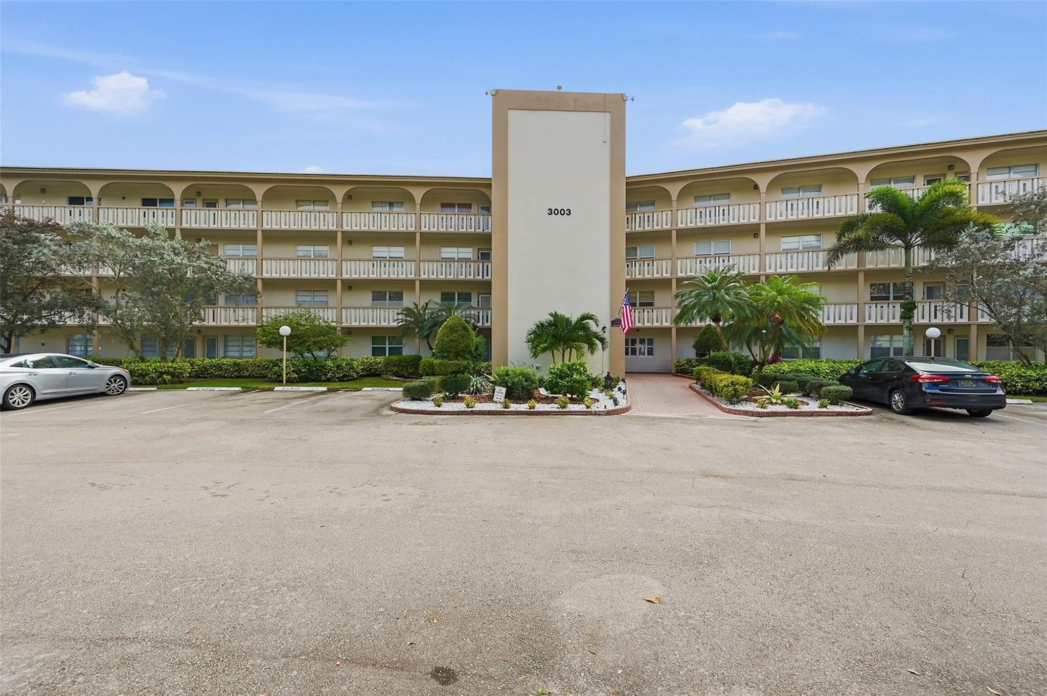 2BR – Condominium at 3003 Portofino Isle #B2