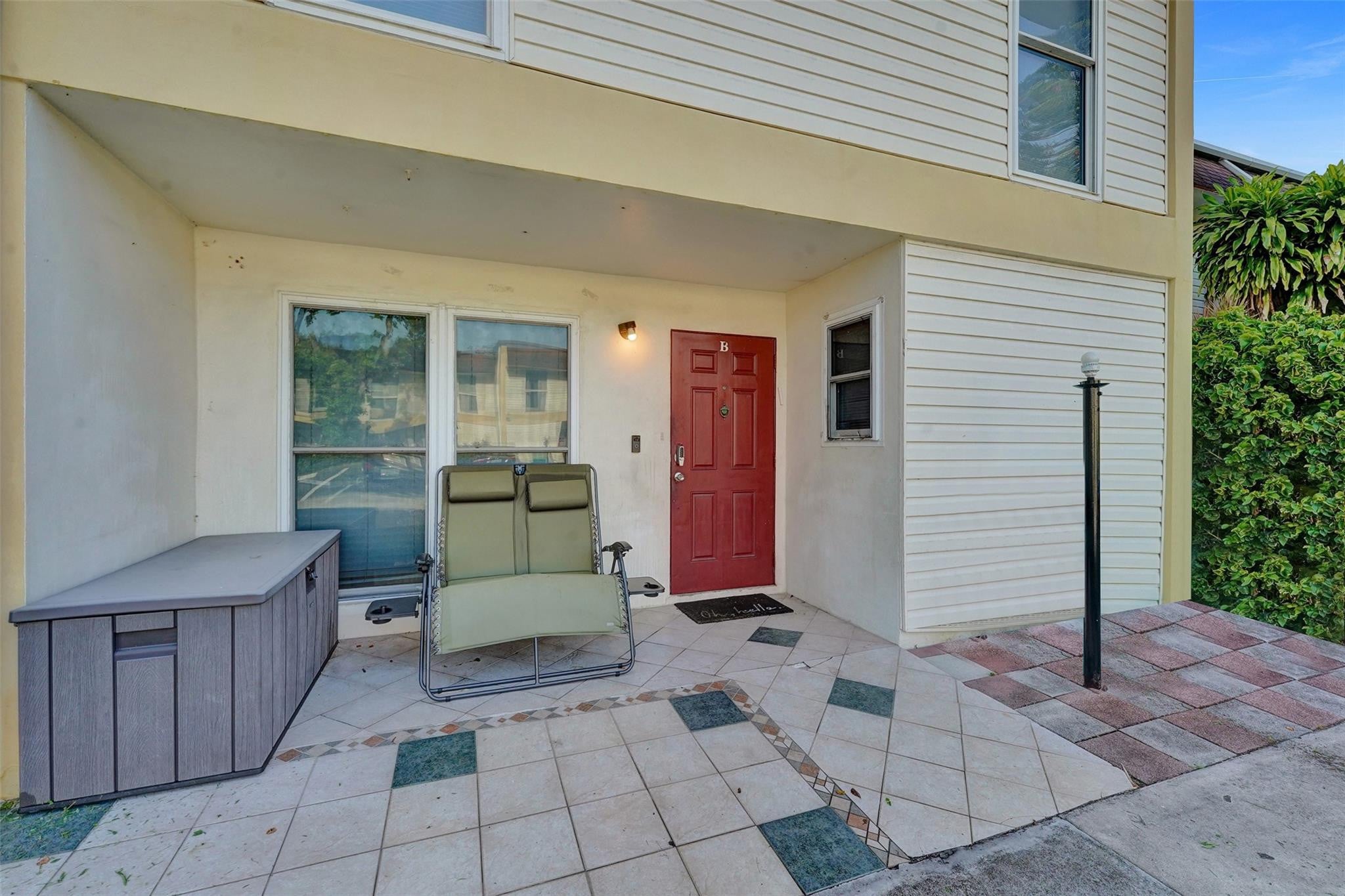 4BR – Condominium at 3301 Raleigh Street #4B