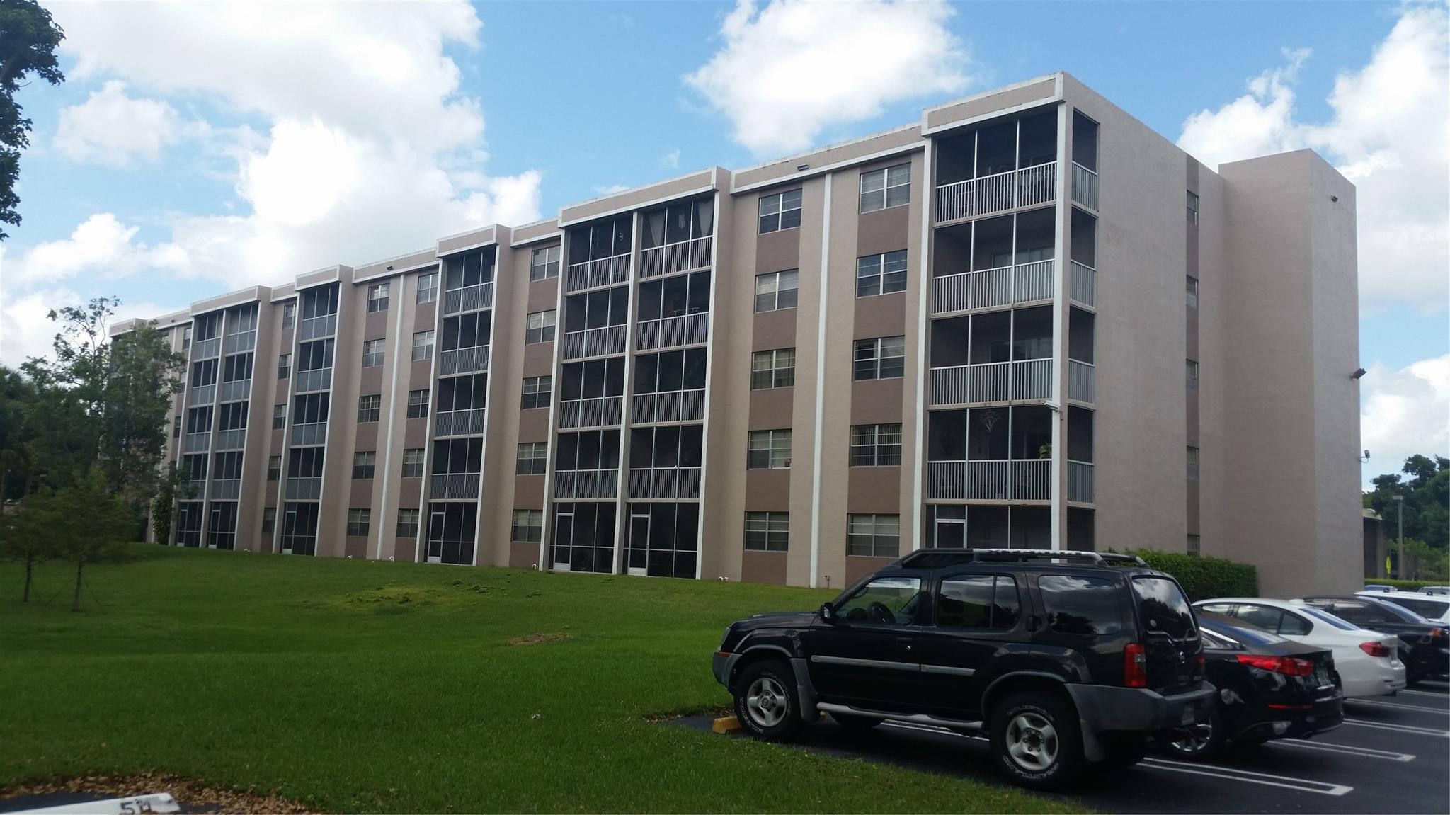 1BR – Apartment at 8720 Shadow Wood Boulevard #304