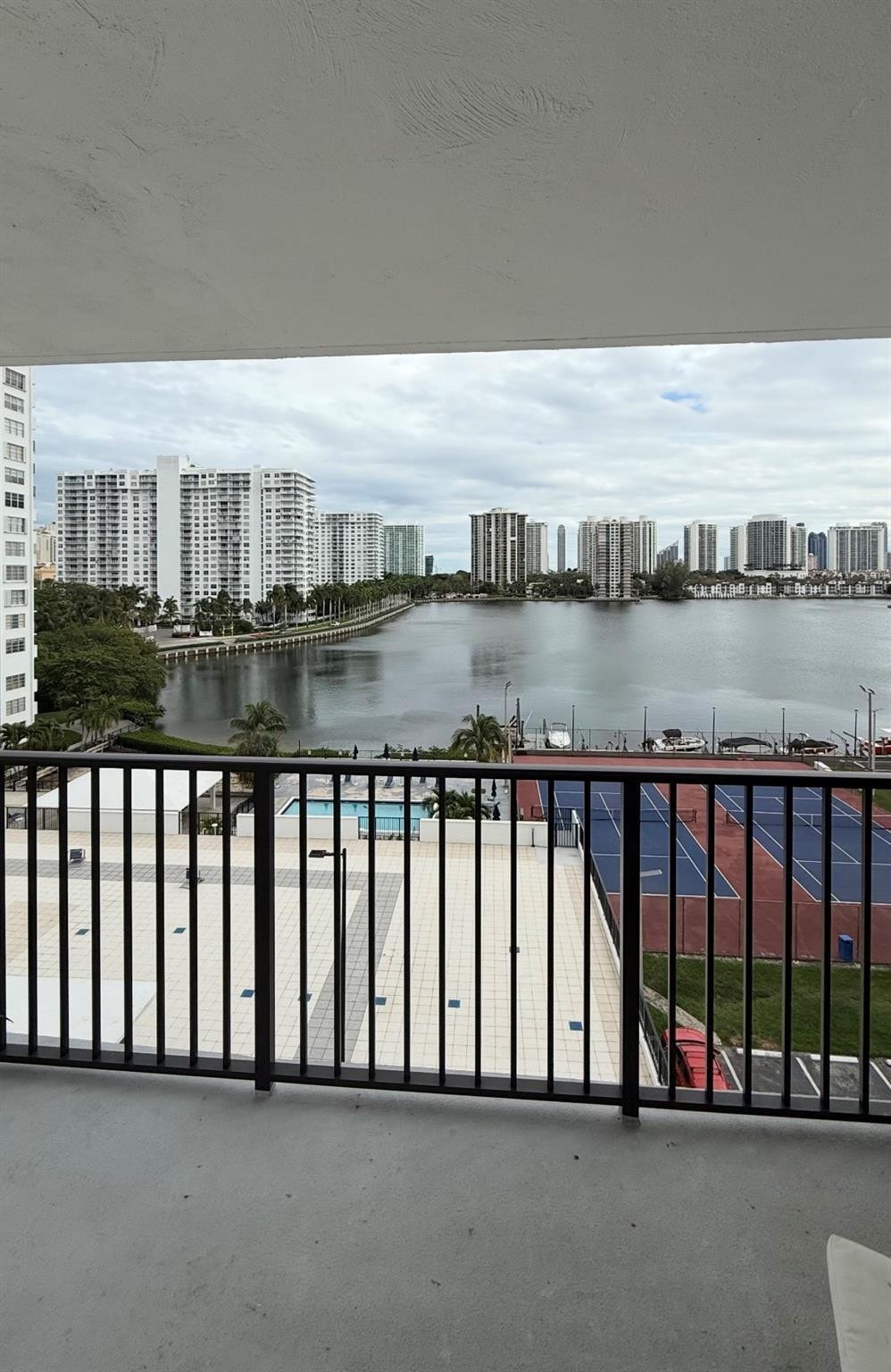 2BR – Condominium at 2750 NE 183rd Street #709