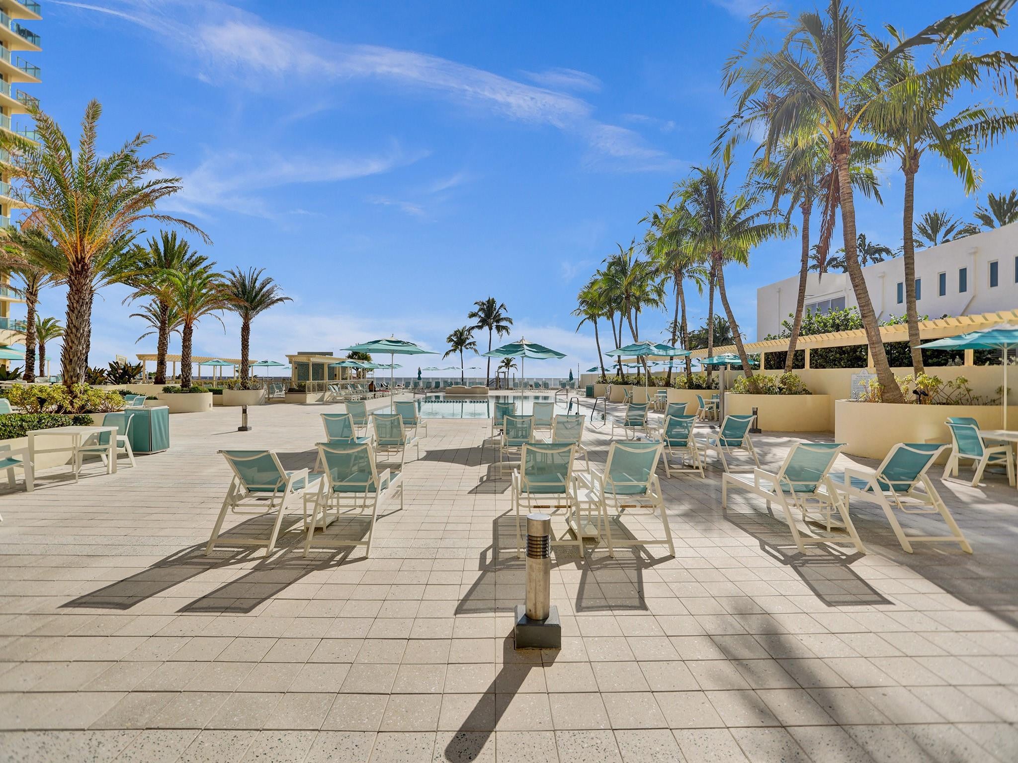 1BR – Condominium at 2501 S Ocean Drive #338