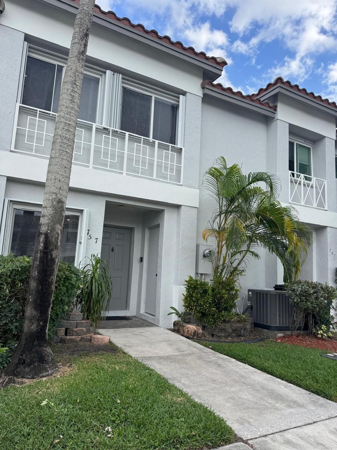 3BR – Townhouse at 757 NW 208th Drive