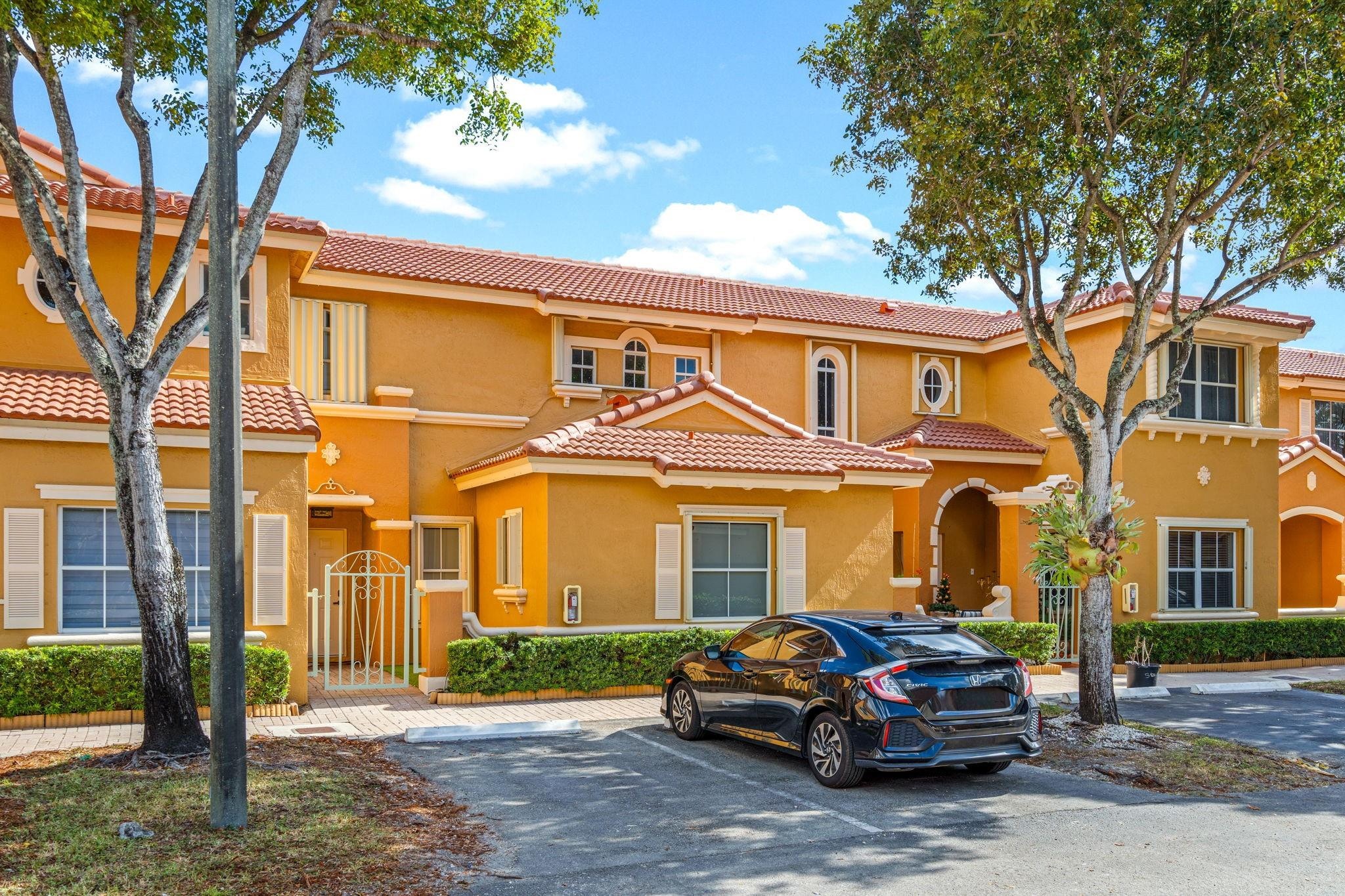 3BR – Condominium at 8520 NW 139th Terrace #1602
