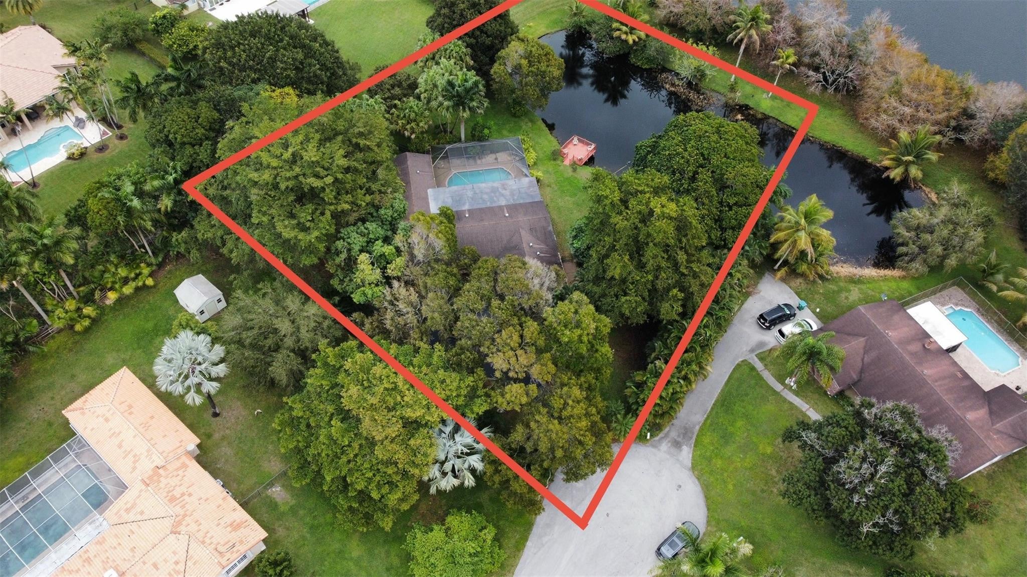 4BR – SingleFamilyResidence at 10800 SW 40th Court