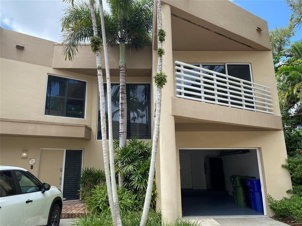 3BR – Townhouse at 101 SE 15th Avenue #E