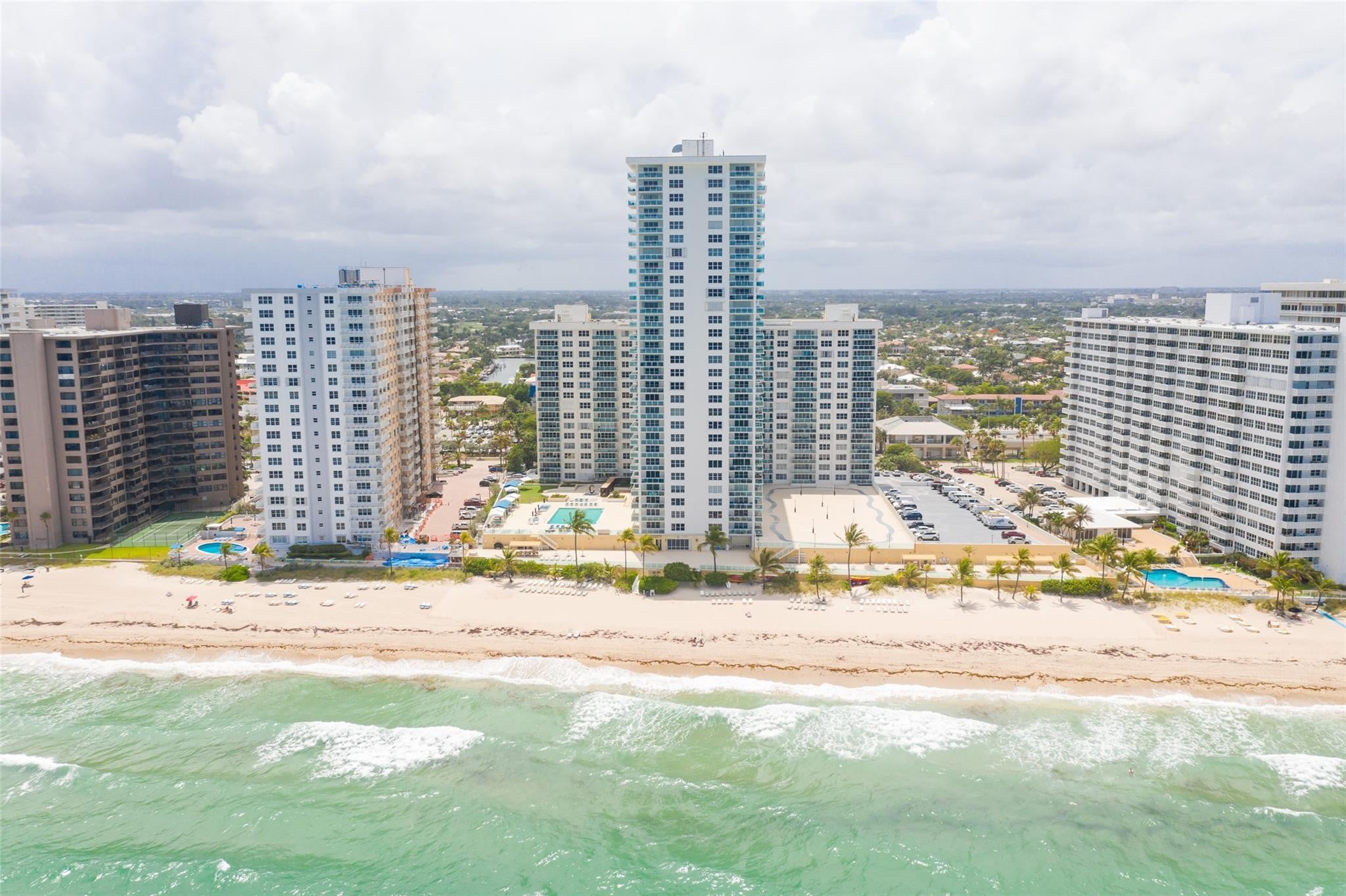 2BR – Condominium at 3900 Galt Ocean Drive #712