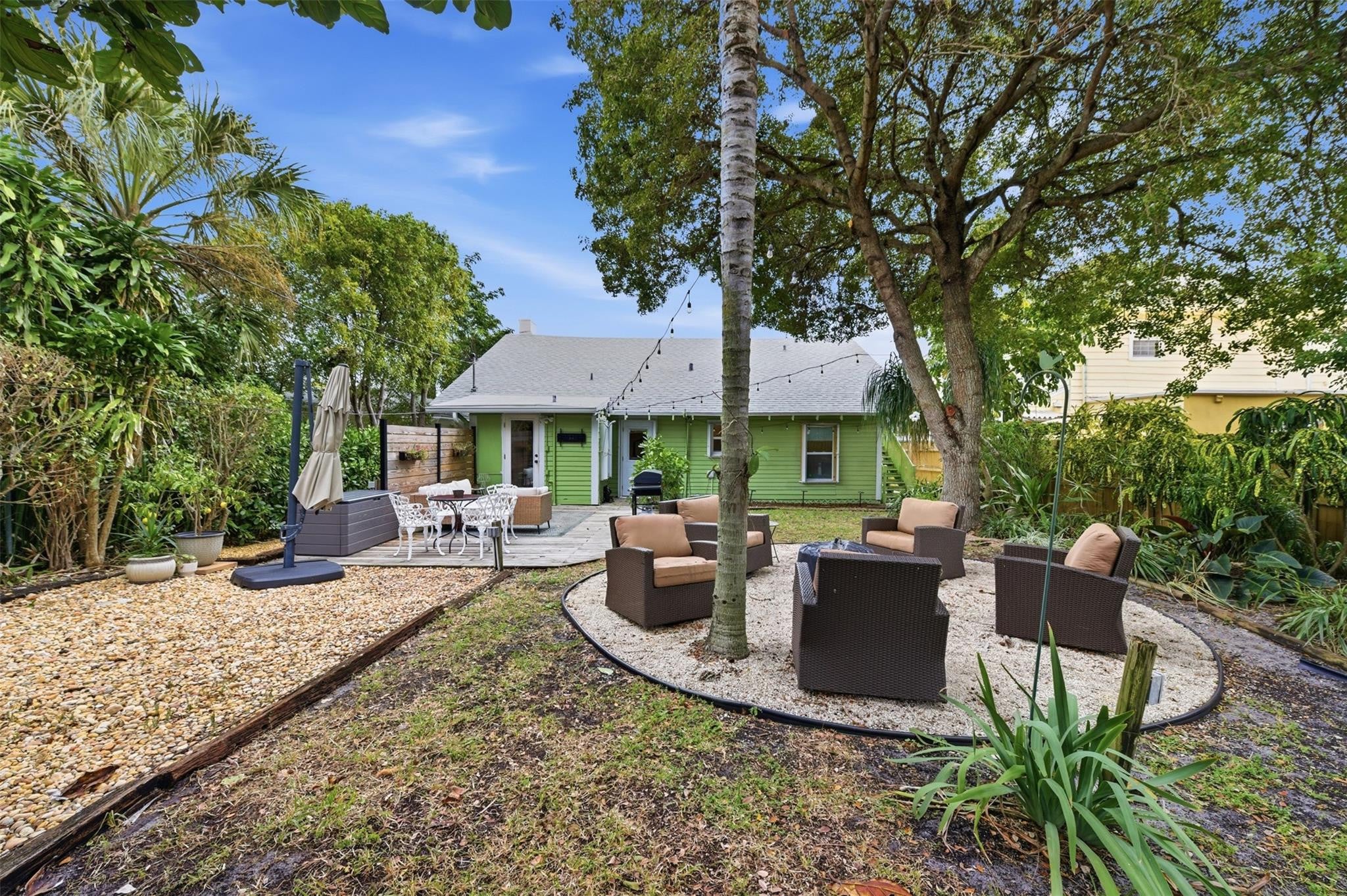 4BR – SingleFamilyResidence at 117 S Palmway