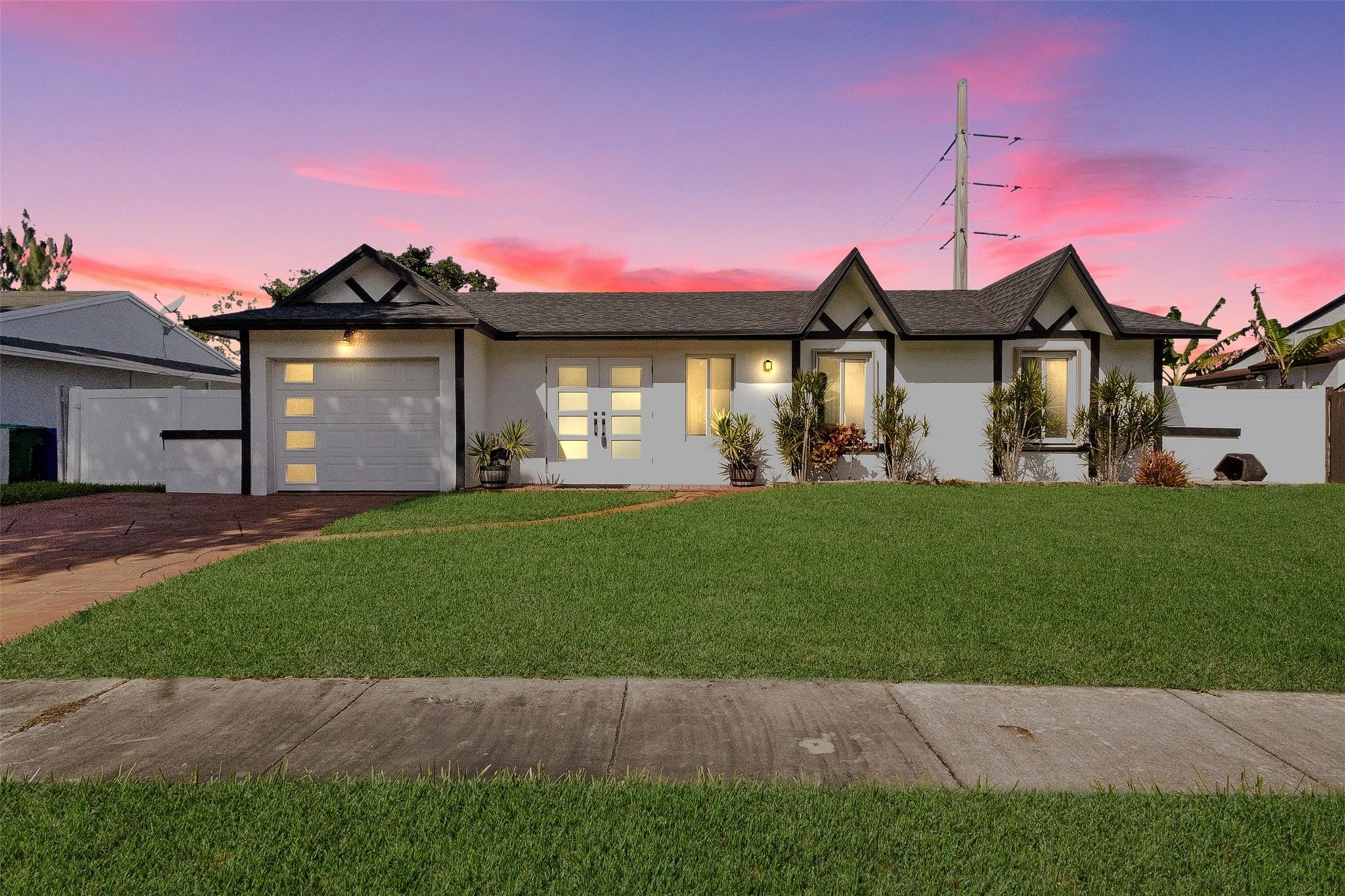 3BR – SingleFamilyResidence at 9231 N Cypress Circle
