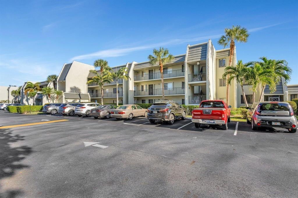 1BR – Condominium at 4100 Tivoli Court #304