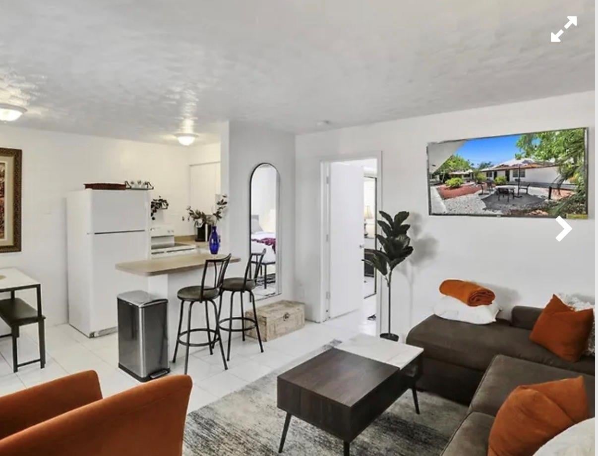 1BR – Apartment at 820 NE 16th Avenue #2