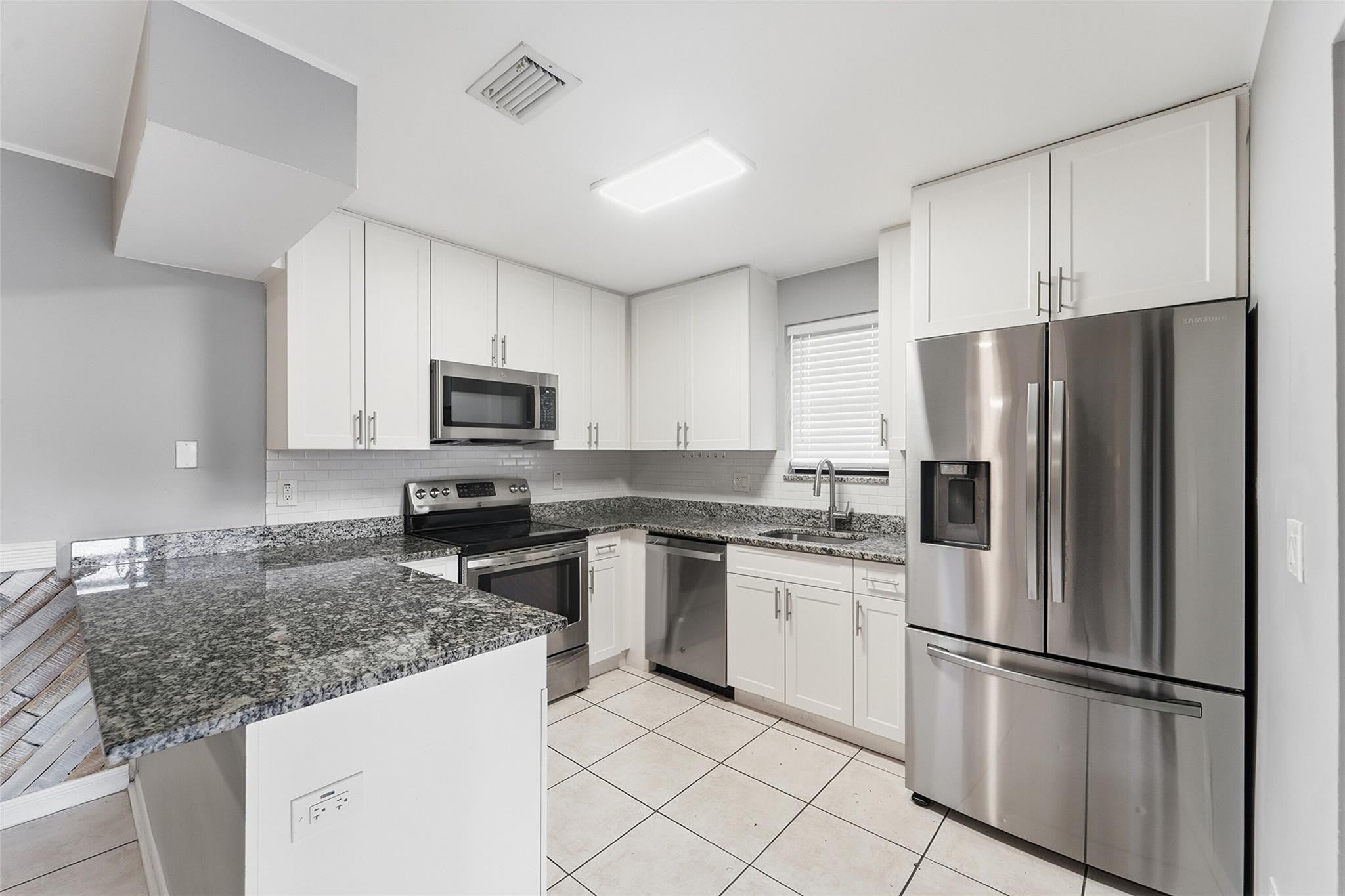 3BR – Townhouse at 2501 NW 99th Avenue #2501