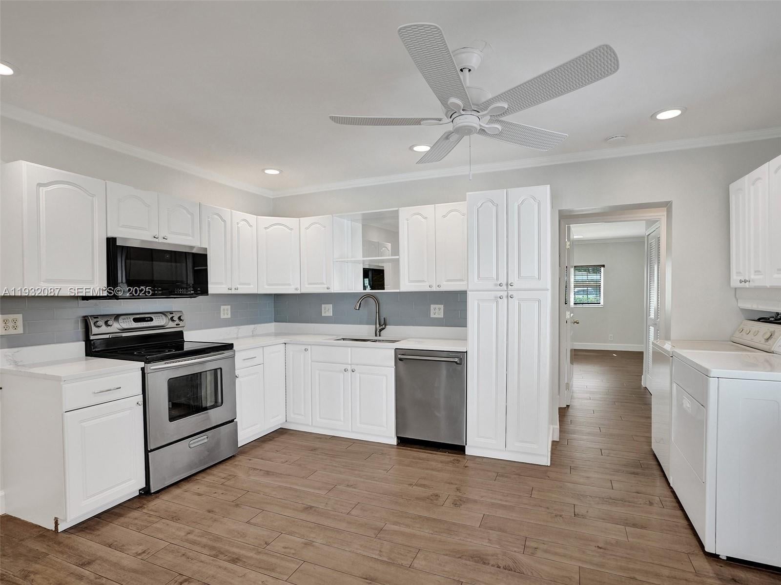 3BR – SingleFamilyResidence at 1205 Guava Isle