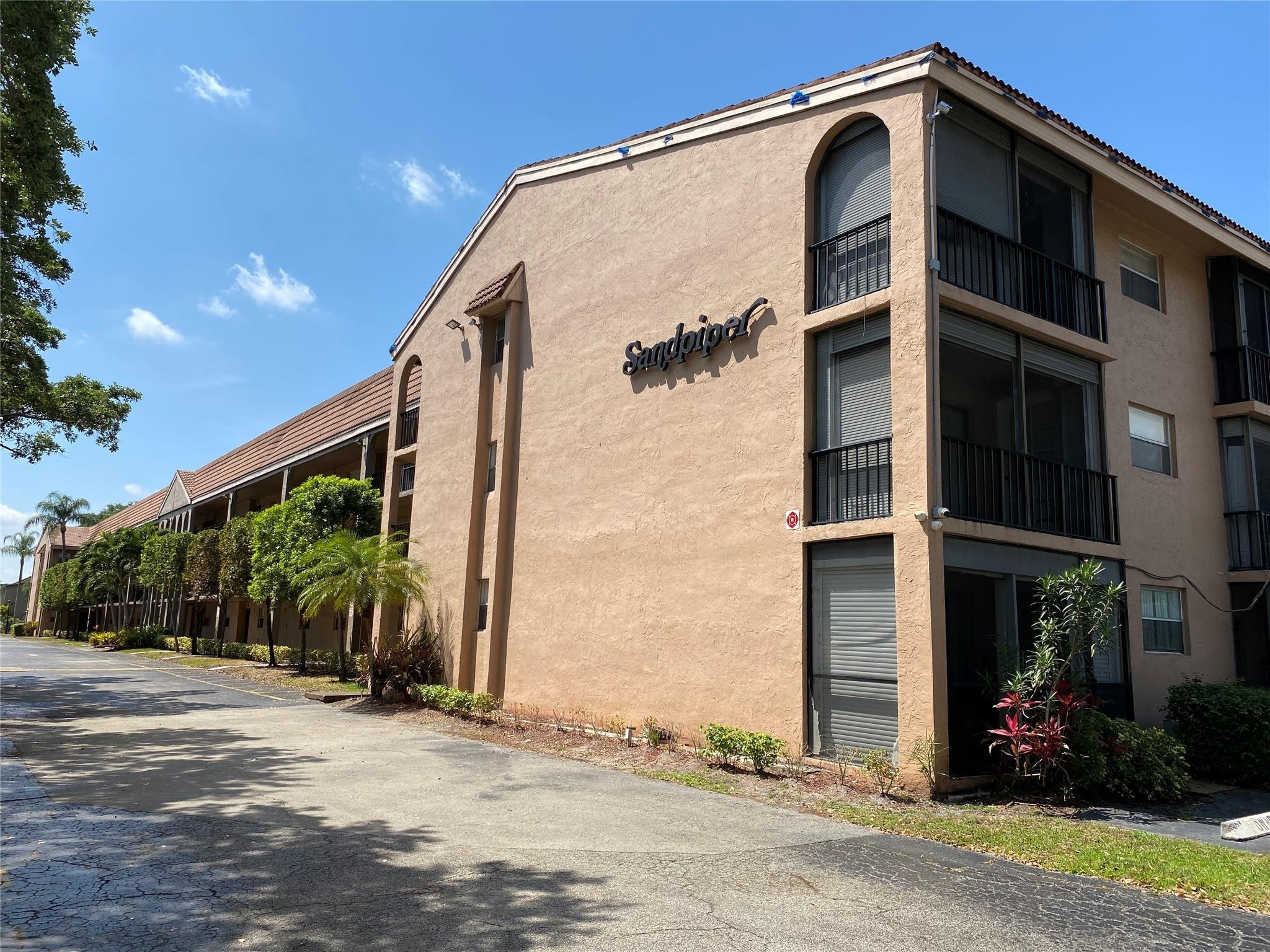 2BR – Condominium at 2700 Coral Springs Drive #211