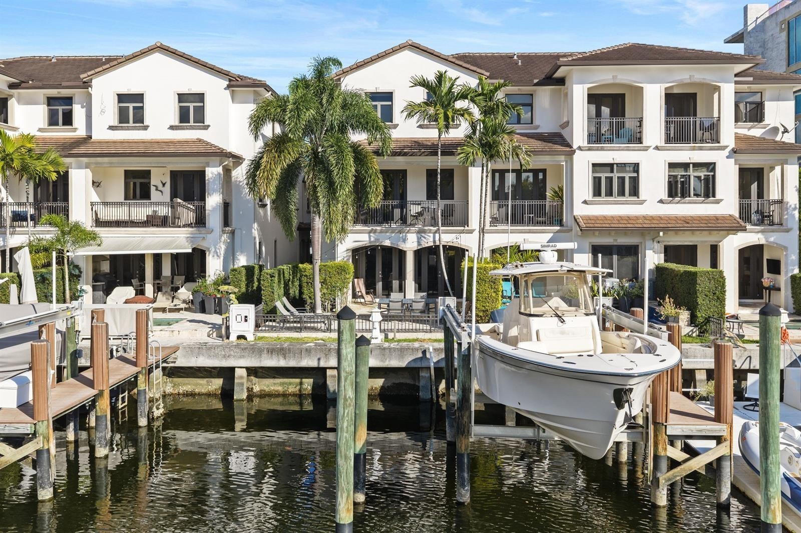 4BR – Townhouse at 95 Isle Of Venice Drive