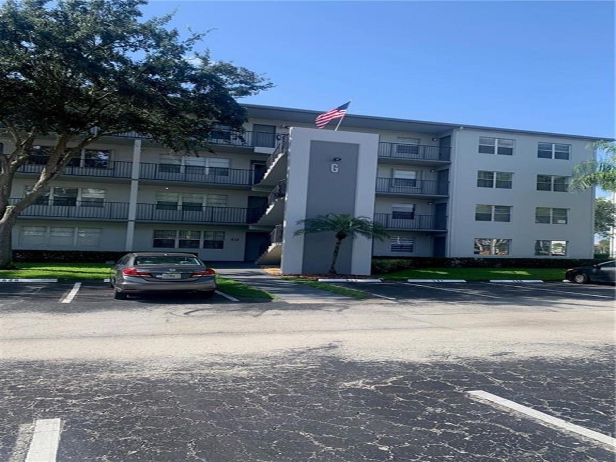 2BR – Condominium at 13250 SW 4th Court #318g