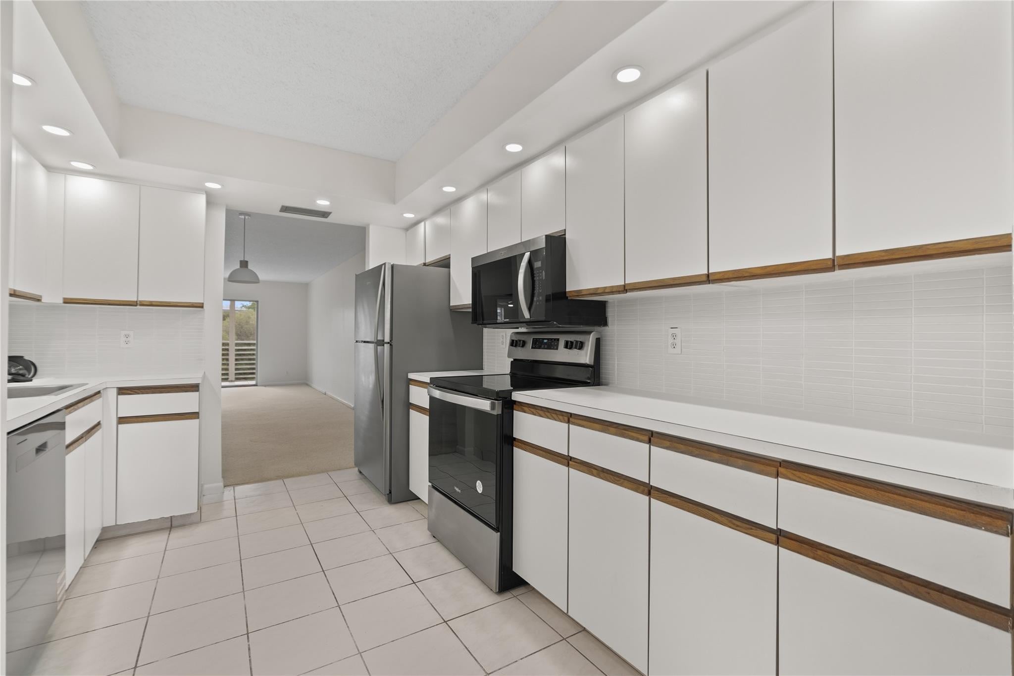 2BR – Condominium at 1801 Eleuthera Point #J3