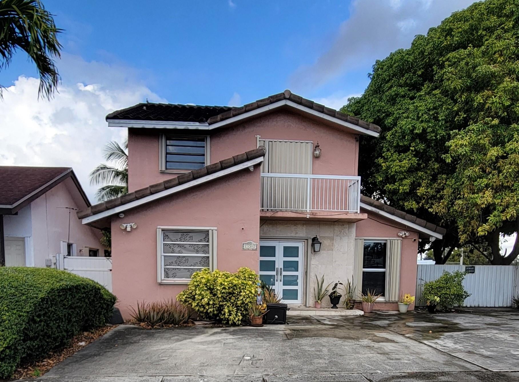 4BR – SingleFamilyResidence at 13307 SW 61st Terrace