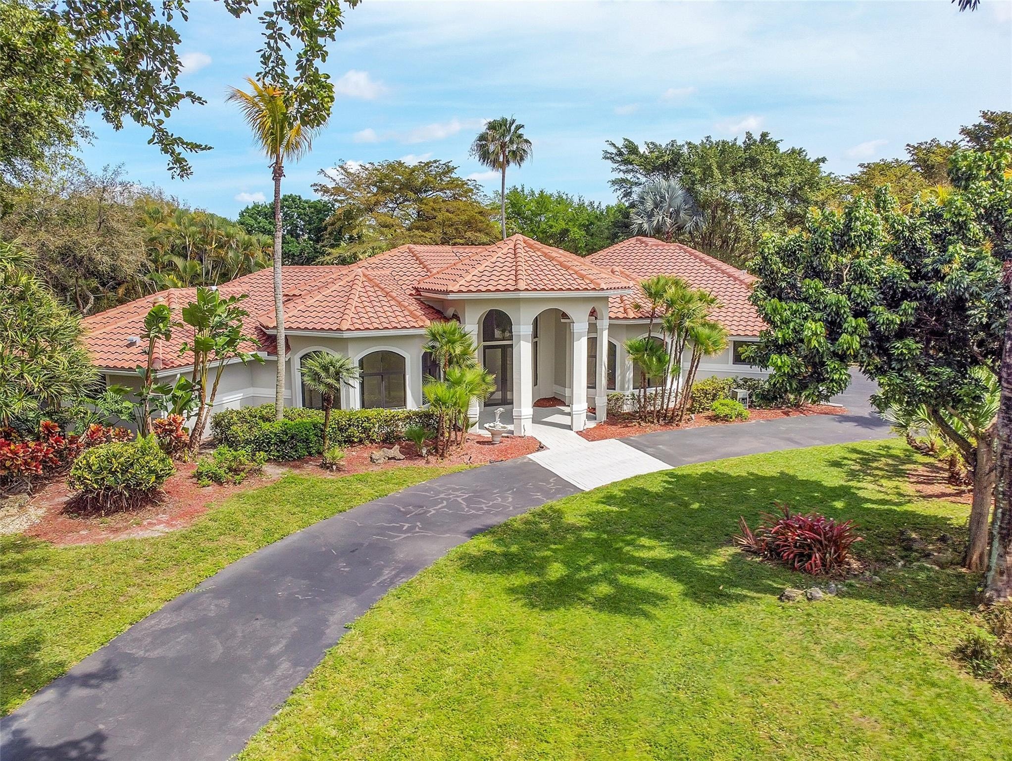 5BR – SingleFamilyResidence at 7685 NW 47th Drive