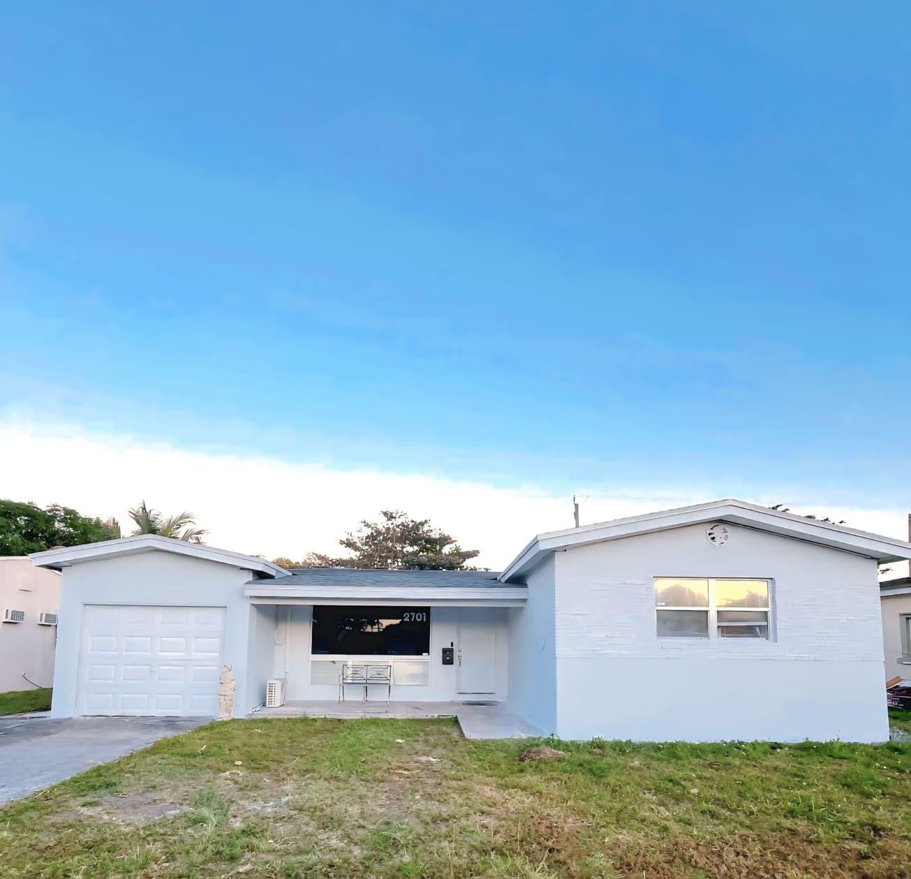 3BR – SingleFamilyResidence at 2701 Arcadia Drive
