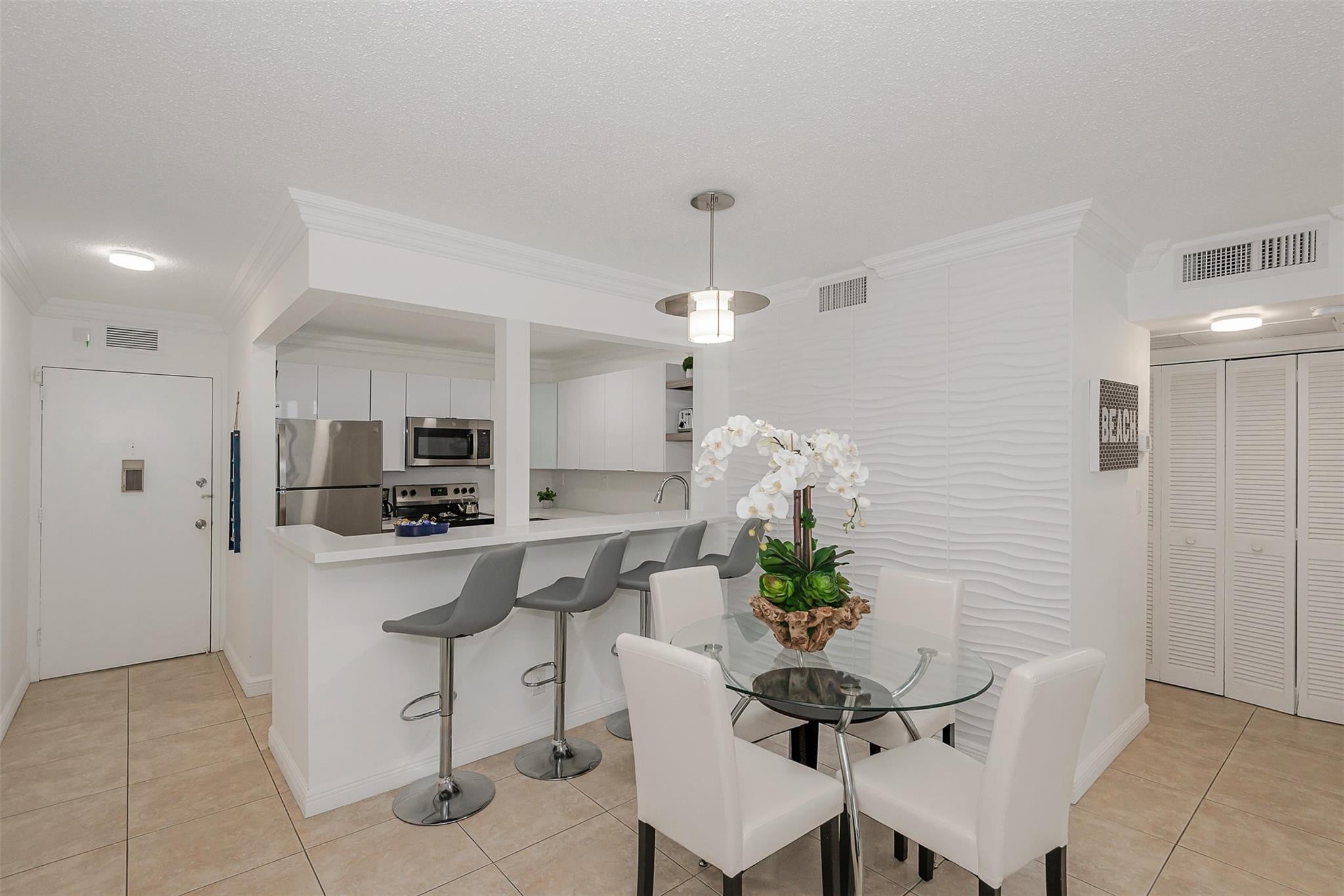 1BR – Condominium at 3140 S Ocean Drive #509