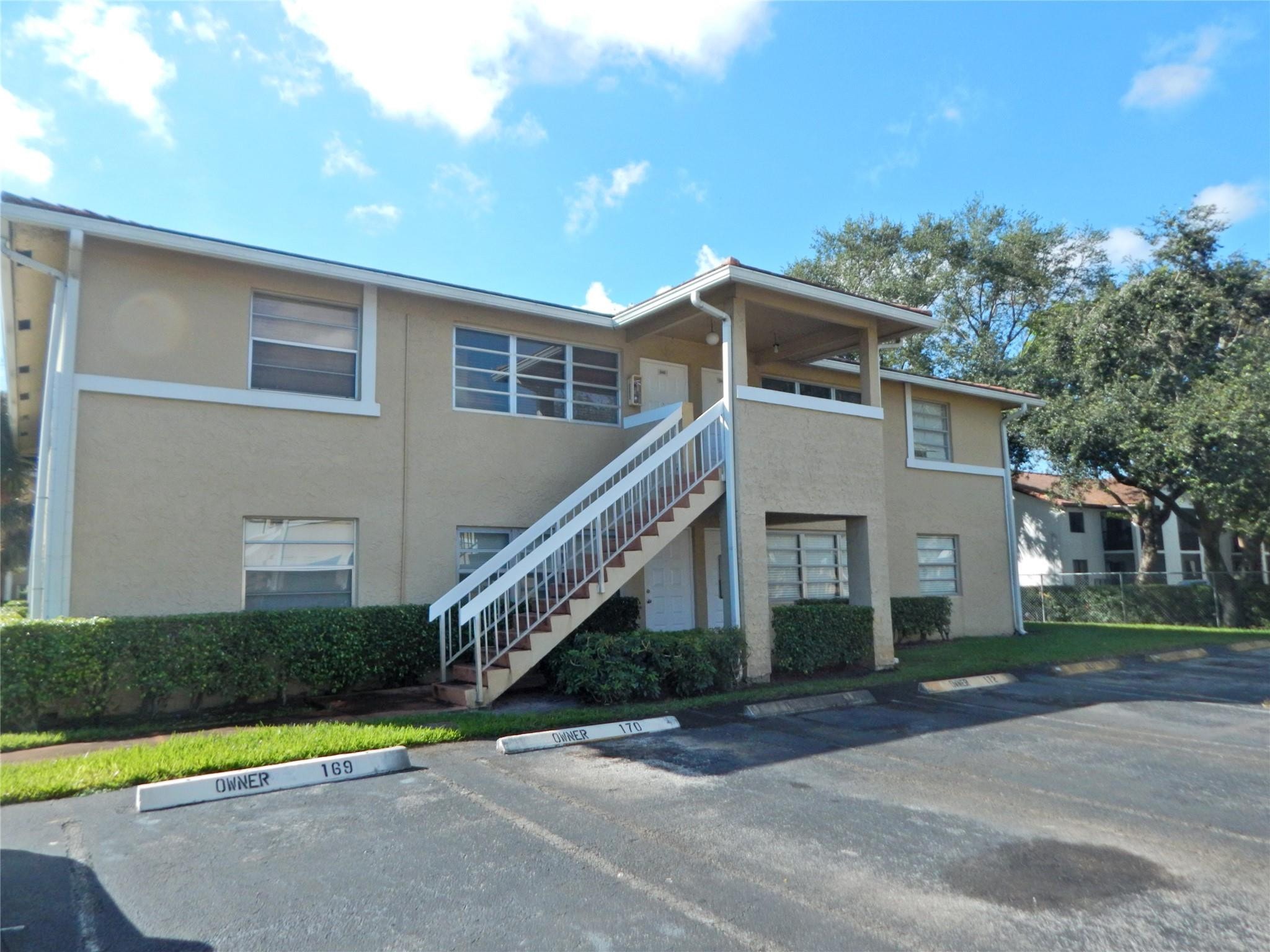 2BR – Condominium at 848 Twin Lakes Drive #19-g