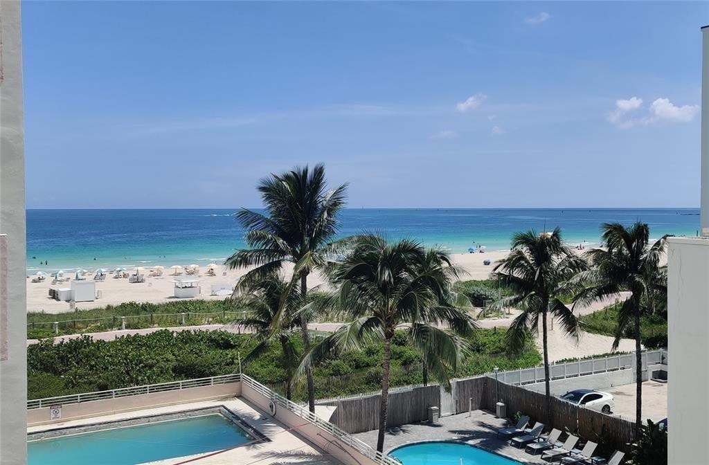 1BR – Condominium at 345 Ocean Drive #512