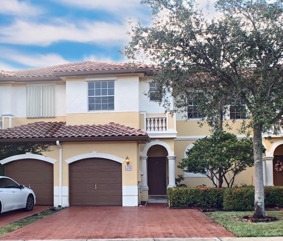 3BR – Townhouse at 5100 SW 141st Avenue