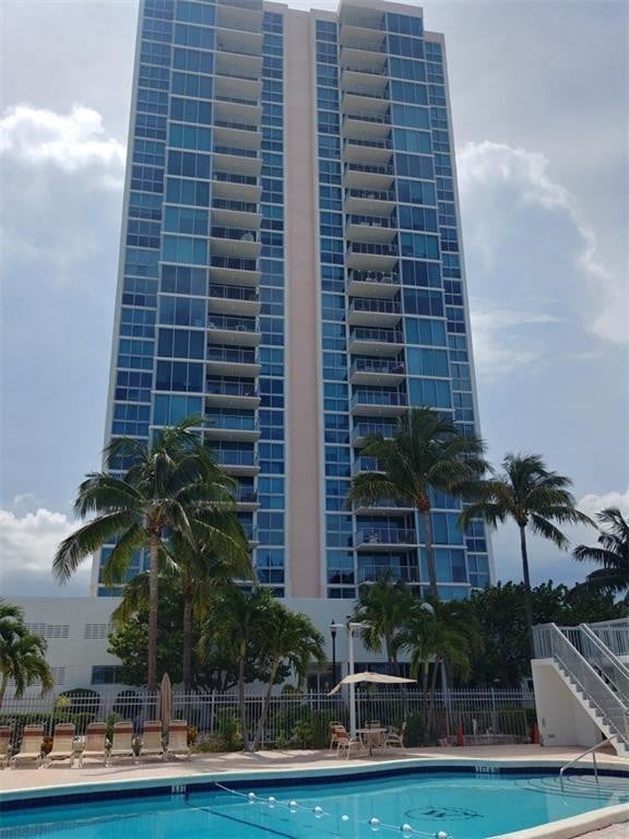3BR – Condominium at 2655 Collins Avenue #602