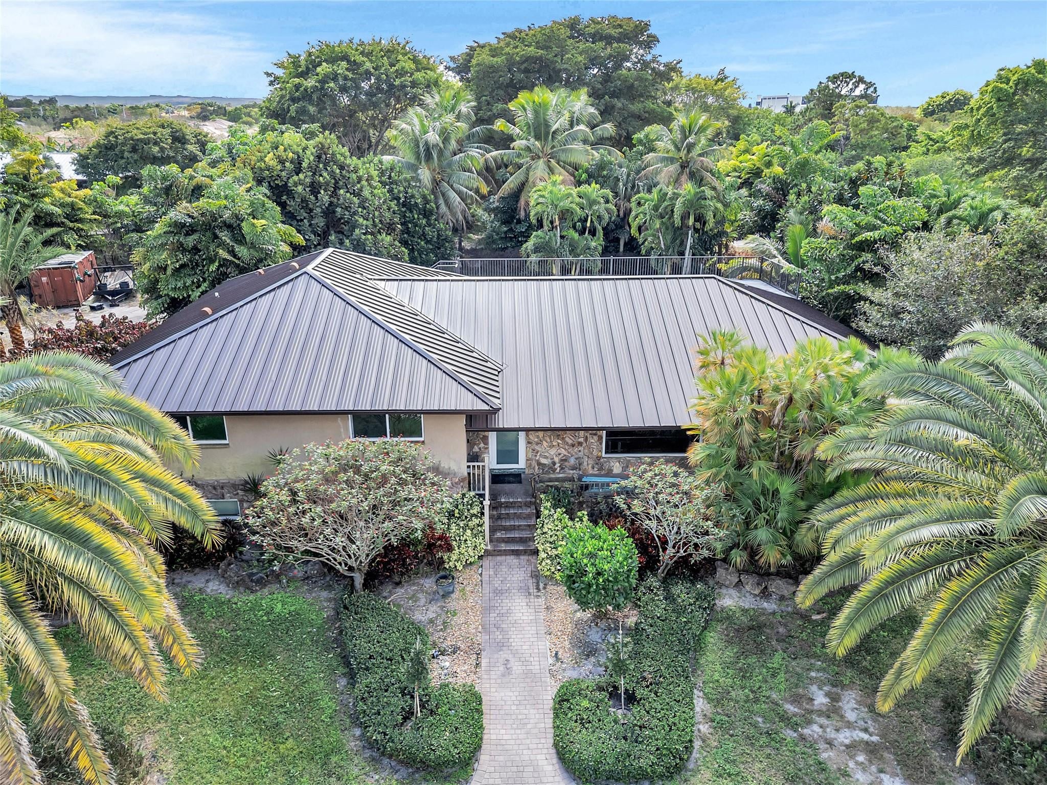 5BR – SingleFamilyResidence at 4000 NW 74th Street