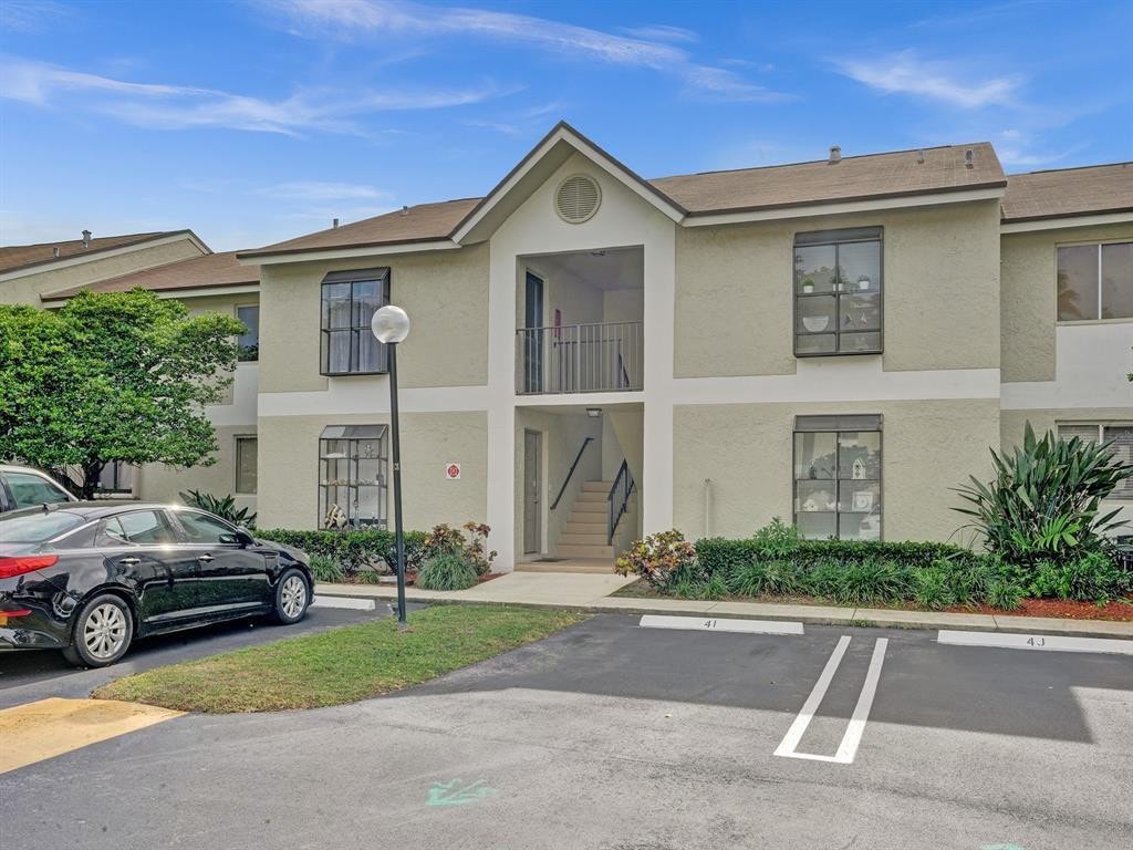 2BR – Condominium at 715 Gardens Drive #203