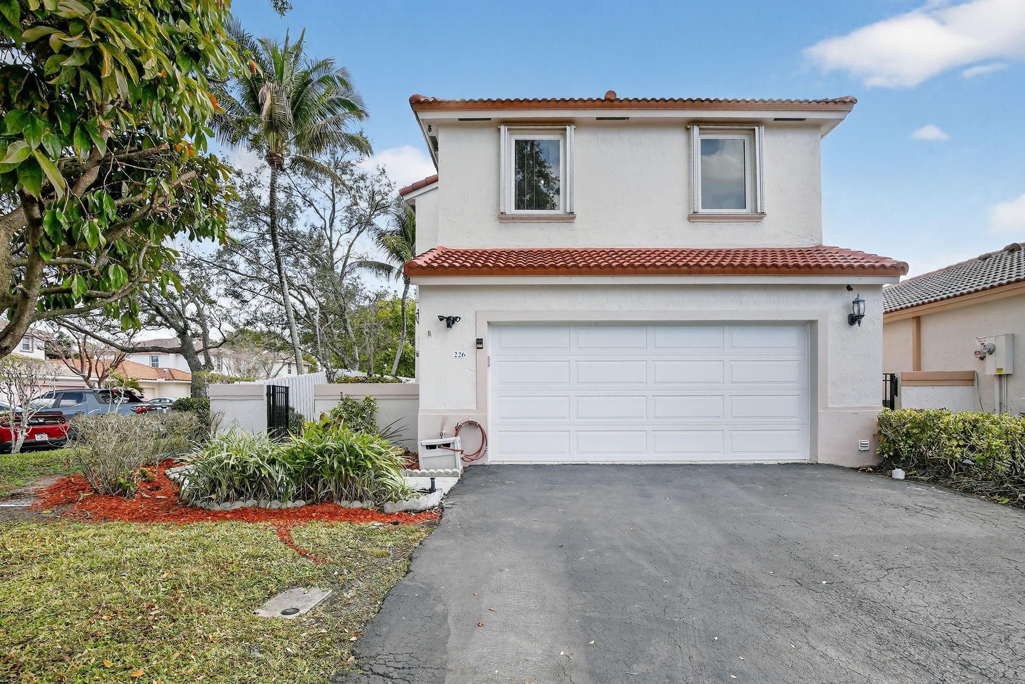 4BR – SingleFamilyResidence at 226 NW 75th Way