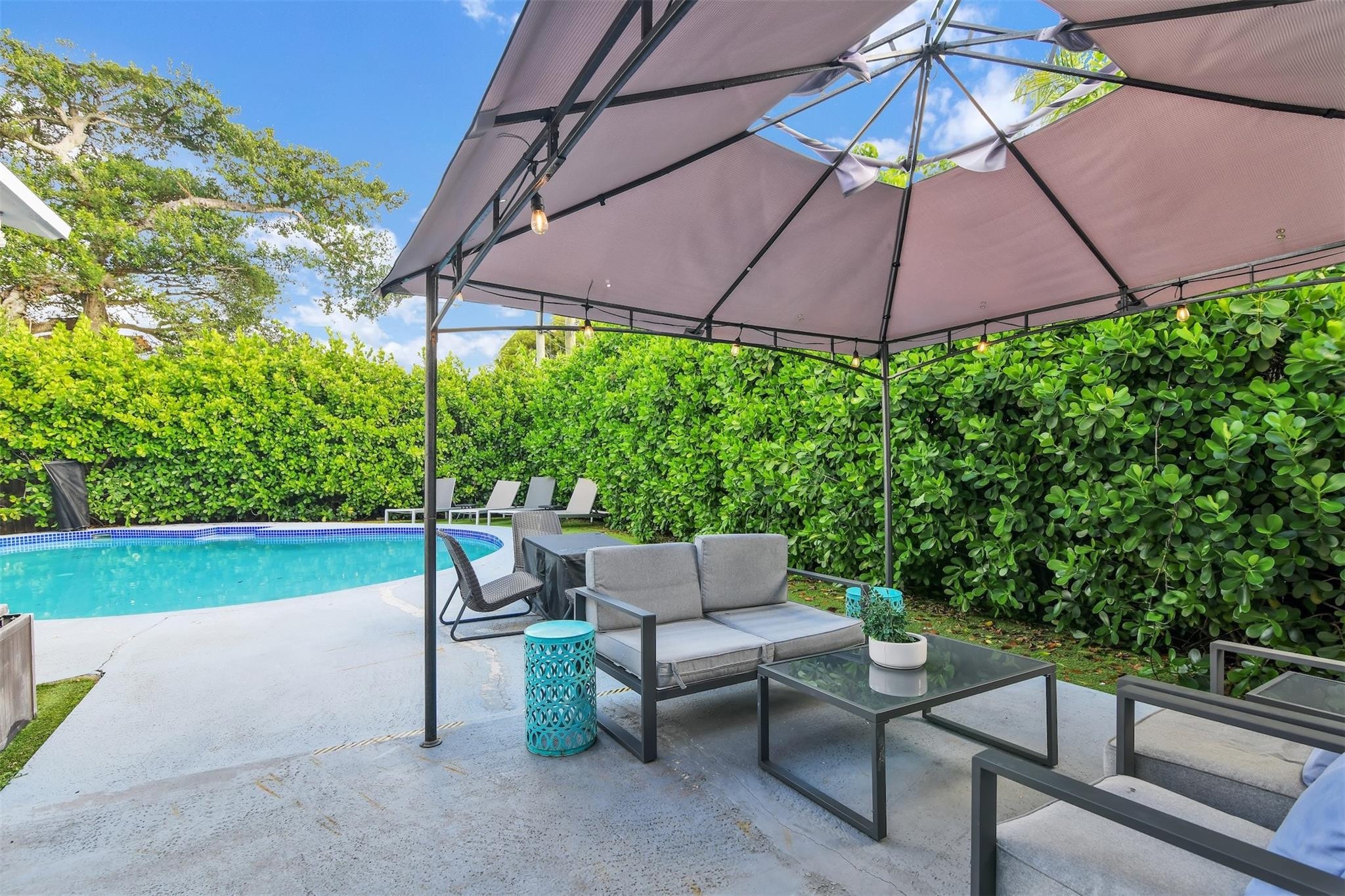 4BR – SingleFamilyResidence at 214 SE 6th Street