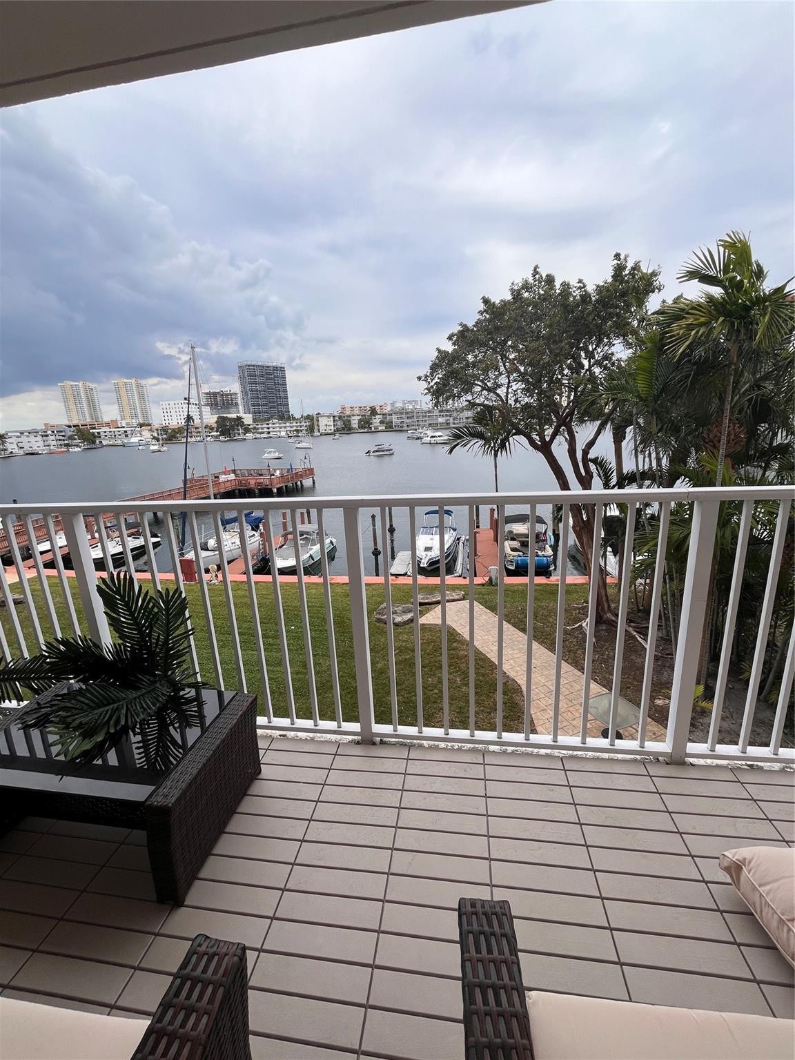 2BR – Condominium at 400 Golden Isles Drive #20