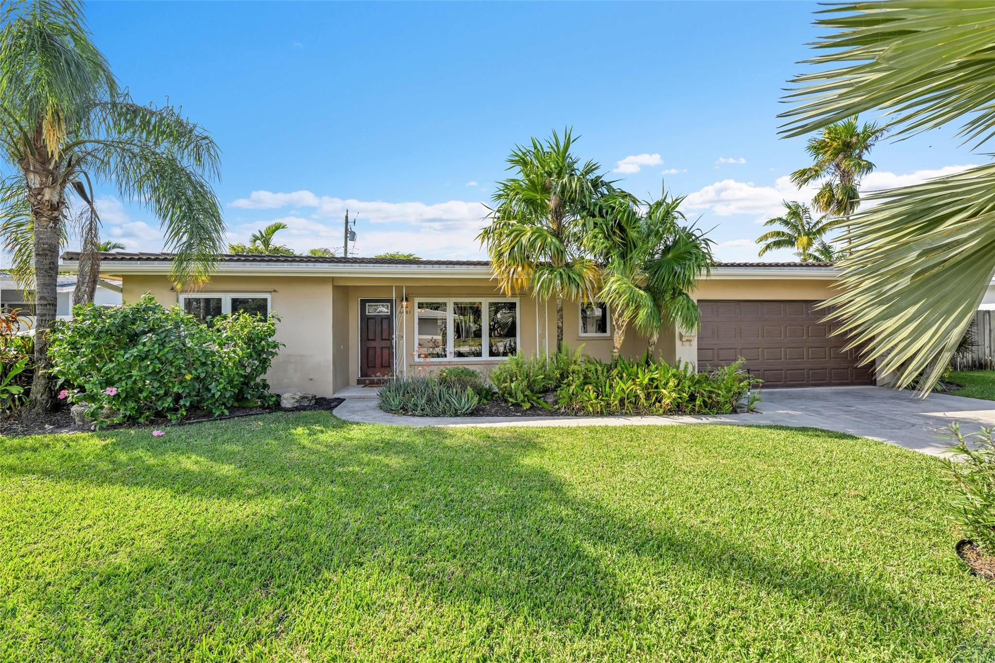 3BR – SingleFamilyResidence at 4401 NE 18th Avenue