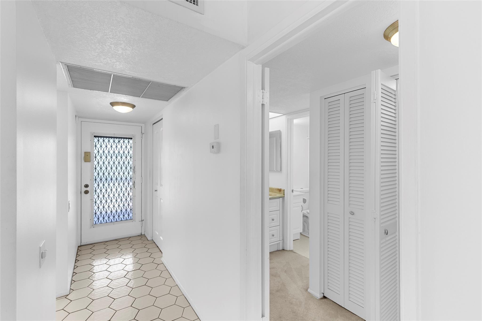 1BR – Condominium at 2701 Nassau Bend #D2