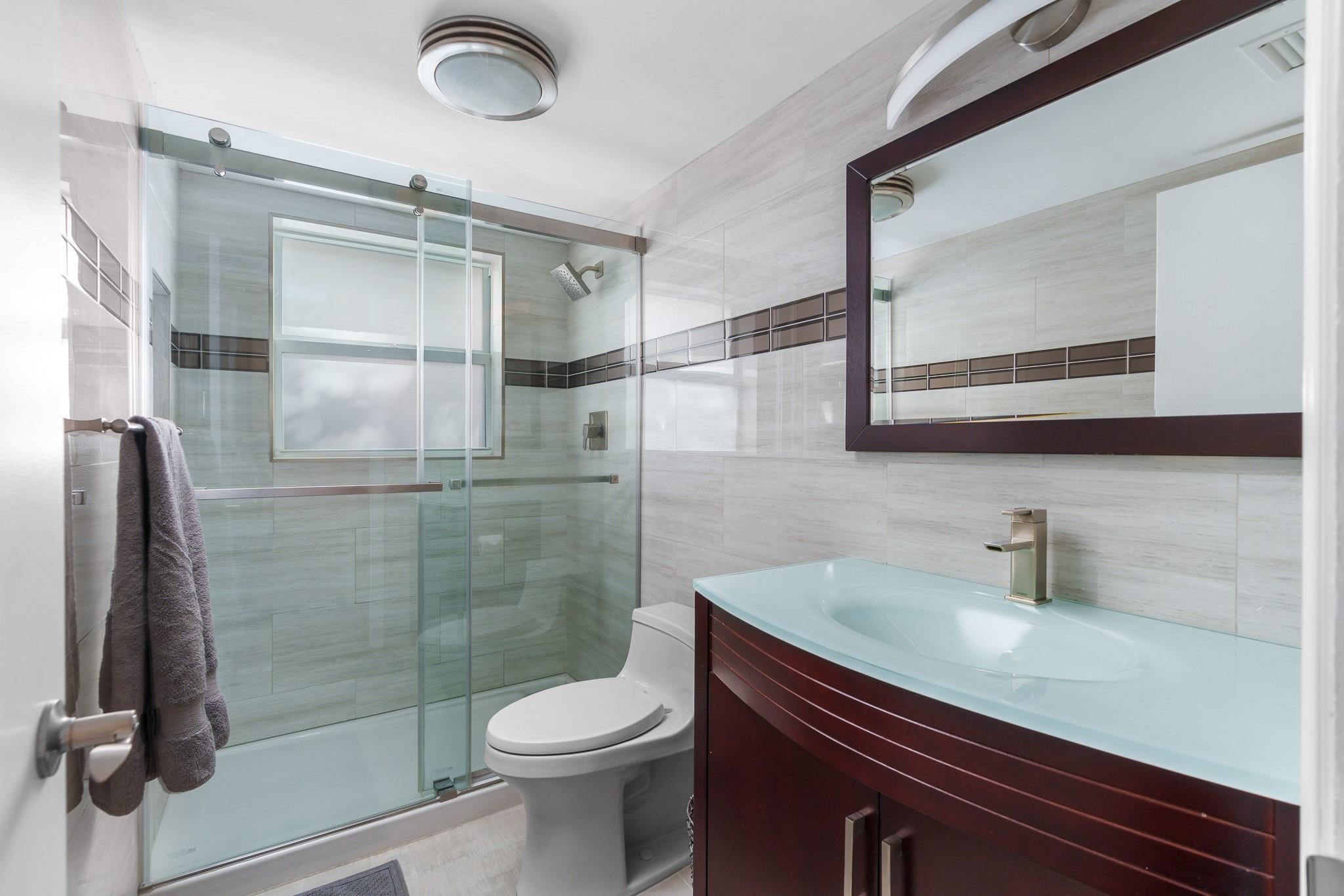 2BR – Condominium at 2015 NE 32nd Court #25