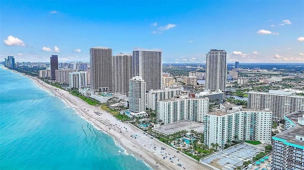 1BR – Condominium at 3901 S Ocean Drive #10d