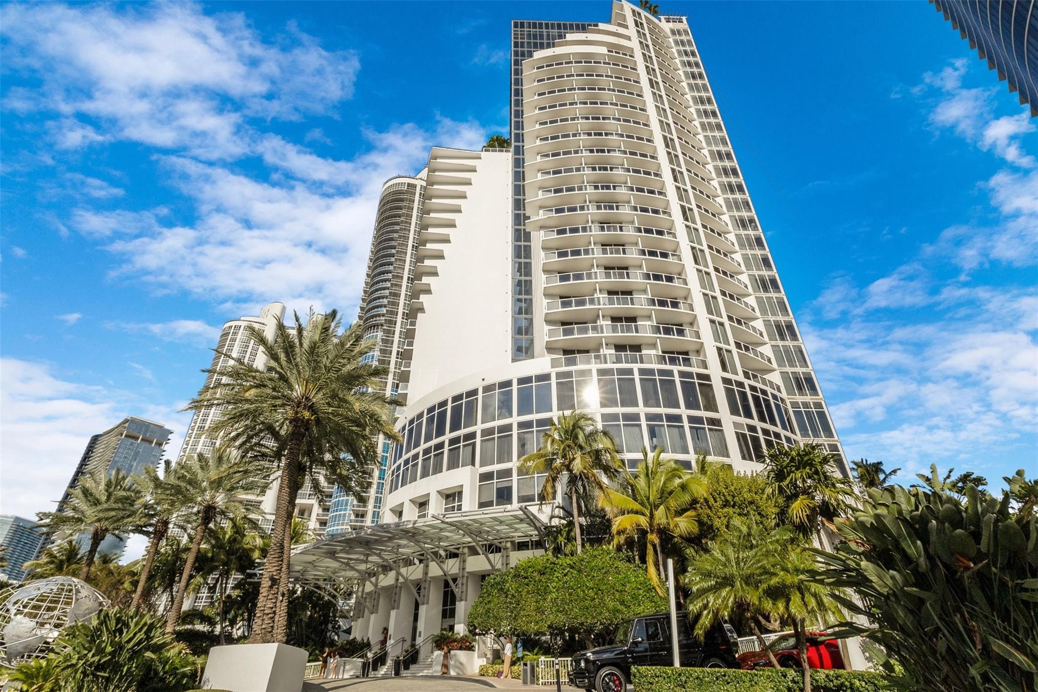 1BR – Condominium at 18001 Collins Avenue #2614