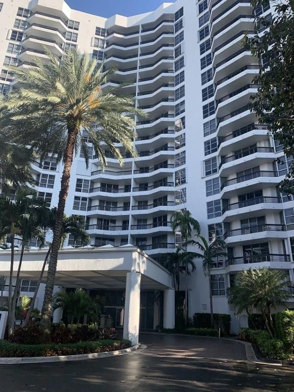 2BR – Condominium at 3600 Mystic Pointe Drive #314