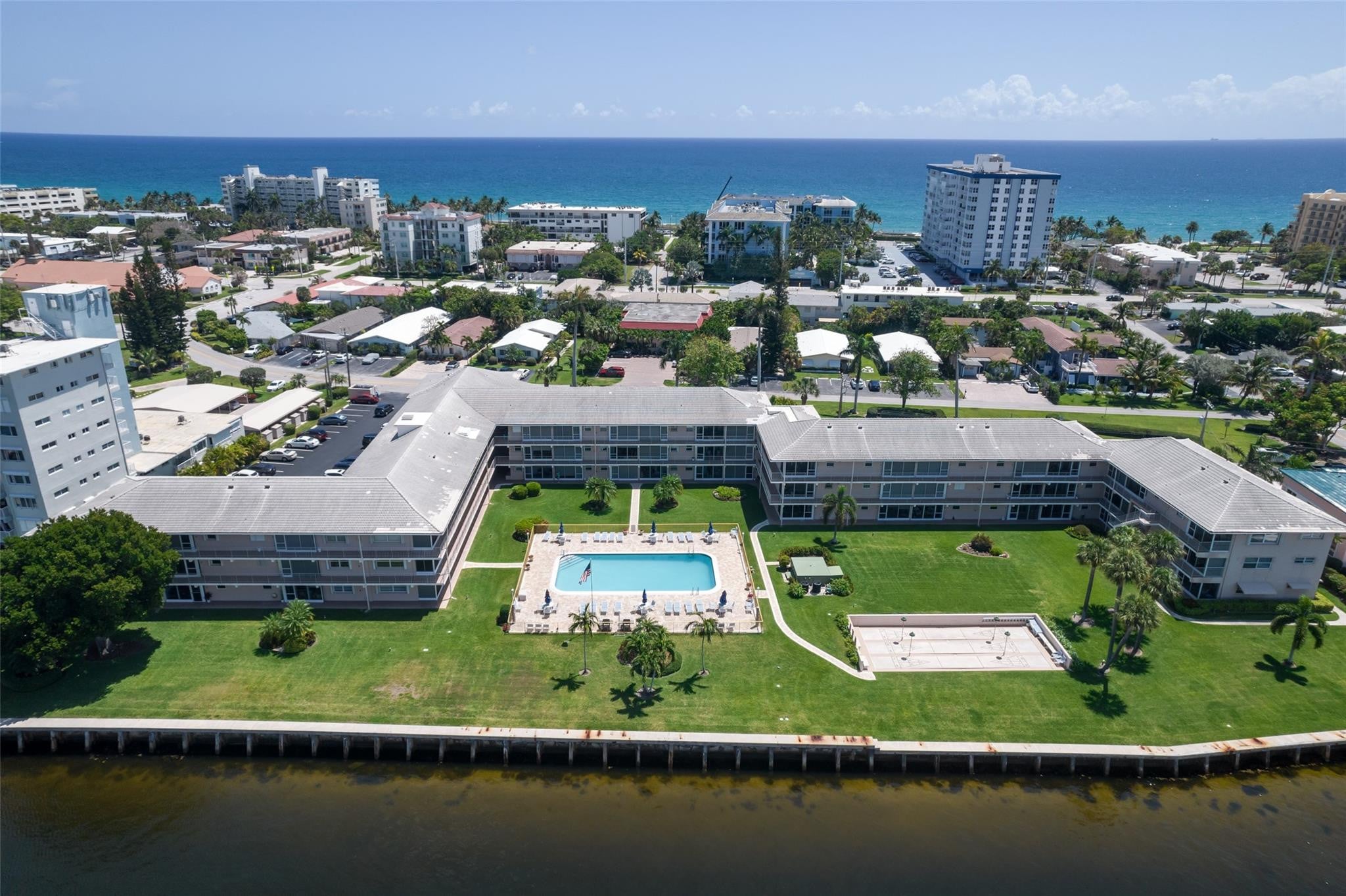2BR – Condominium at 745 SE 19th Avenue #138