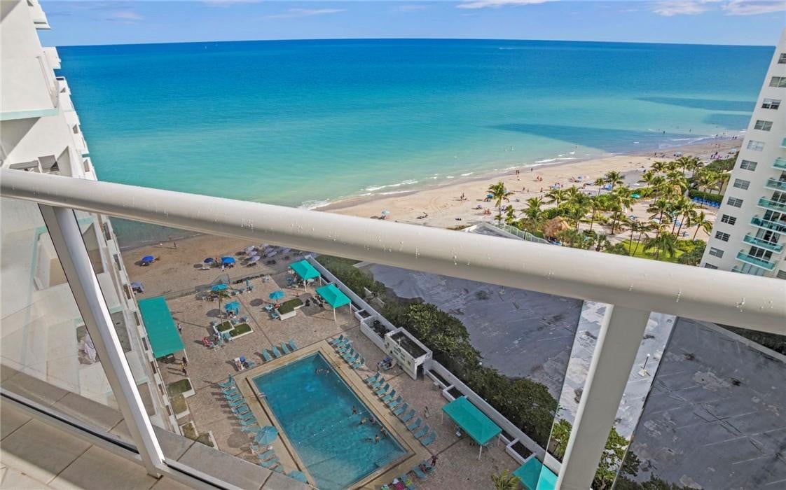 3BR – Condominium at 3725 S Ocean Drive #1610