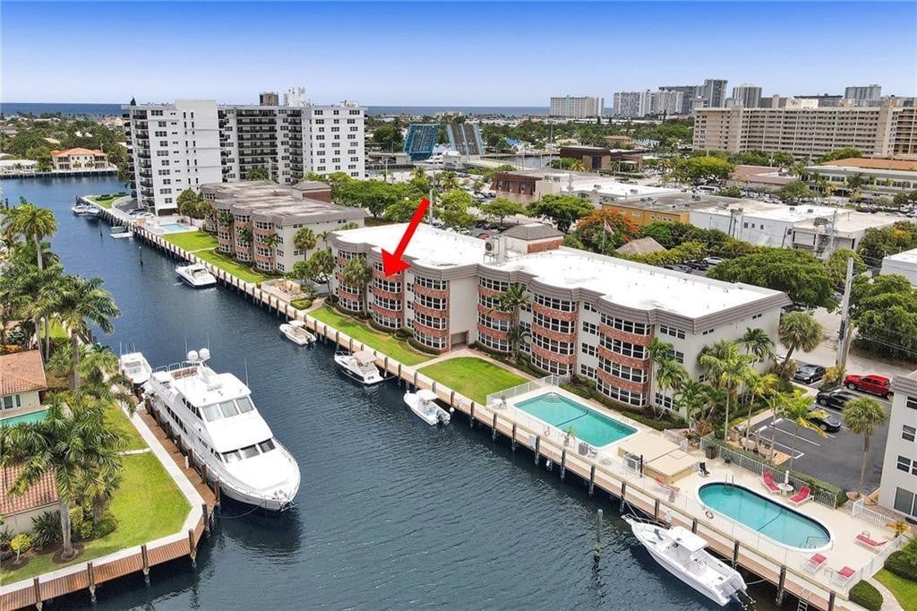 2BR – Condominium at 3111 NE 51st Street #305