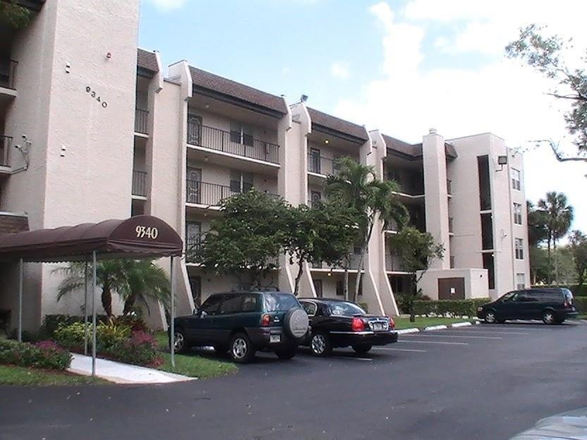 1BR – Condominium at 9340 Lagoon Place #302
