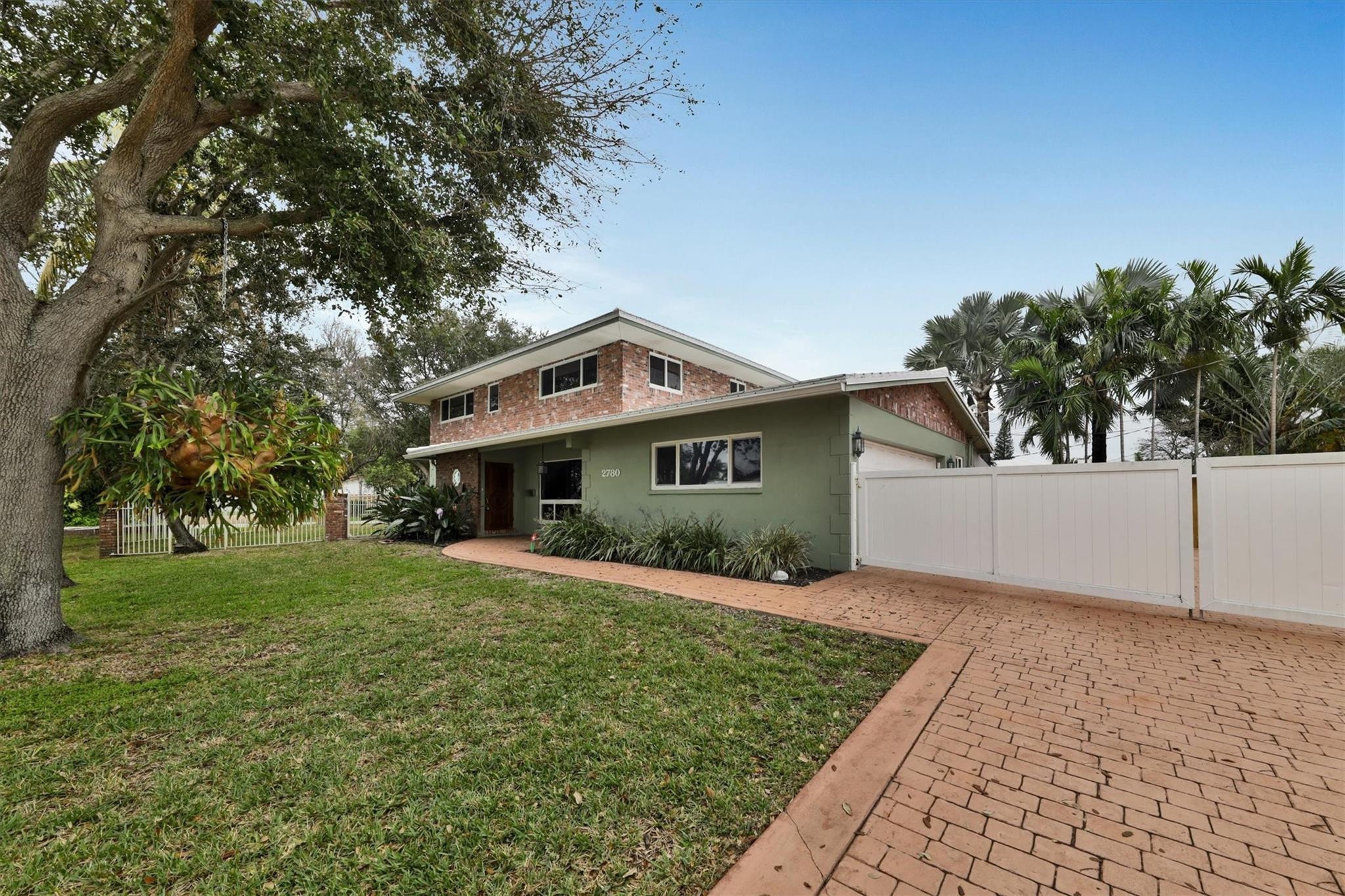 5BR – SingleFamilyResidence at 2780 SE 5th Court