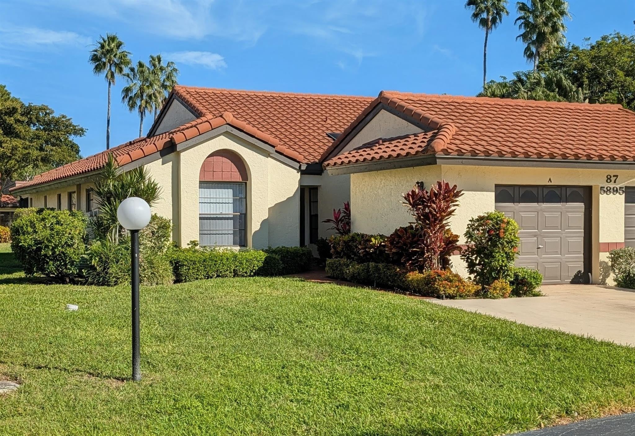 3BR – RNT at 5895 Autumn Lake Lane #A