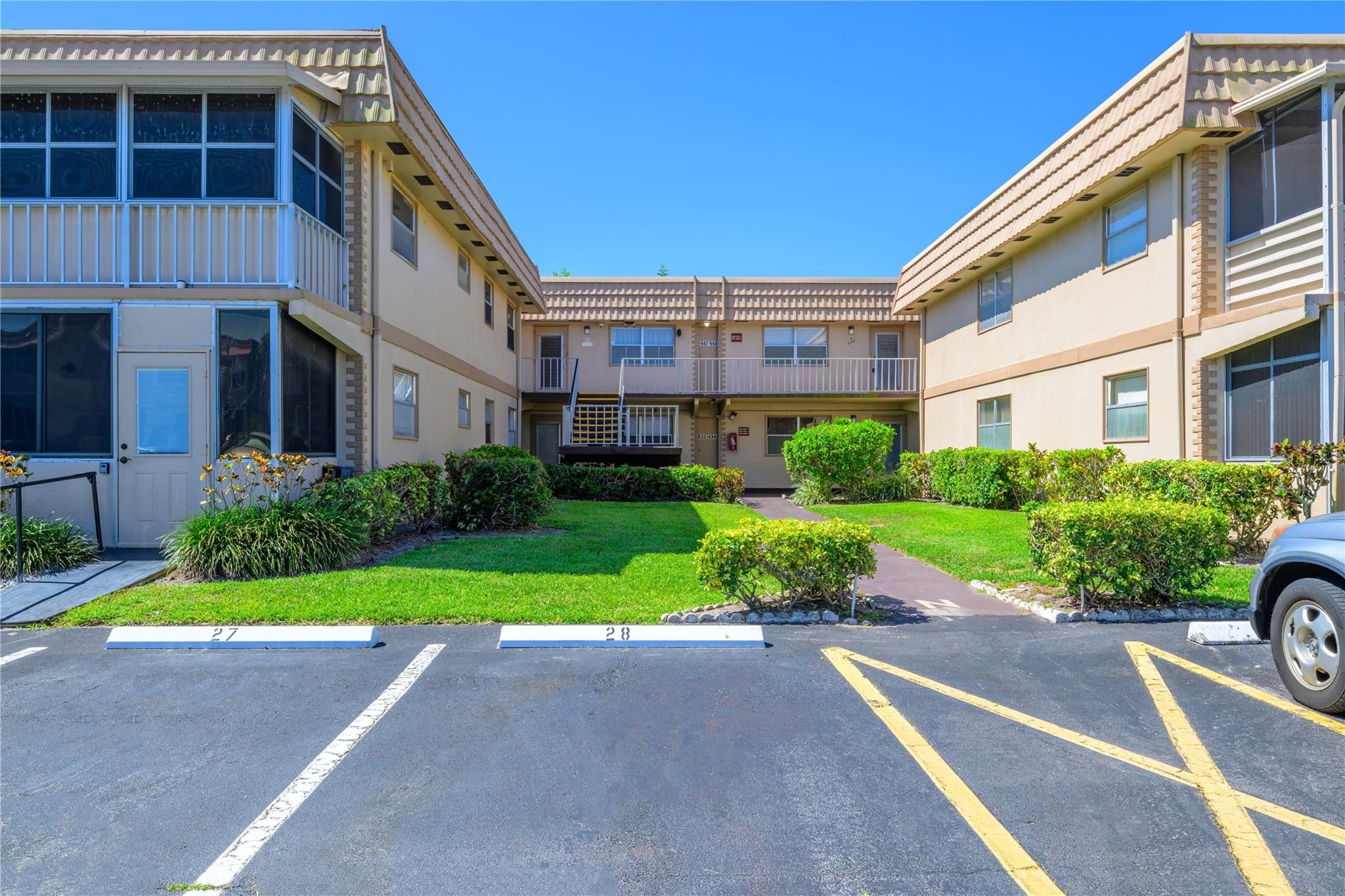 2BR – Condominium at 633 Brittany #633