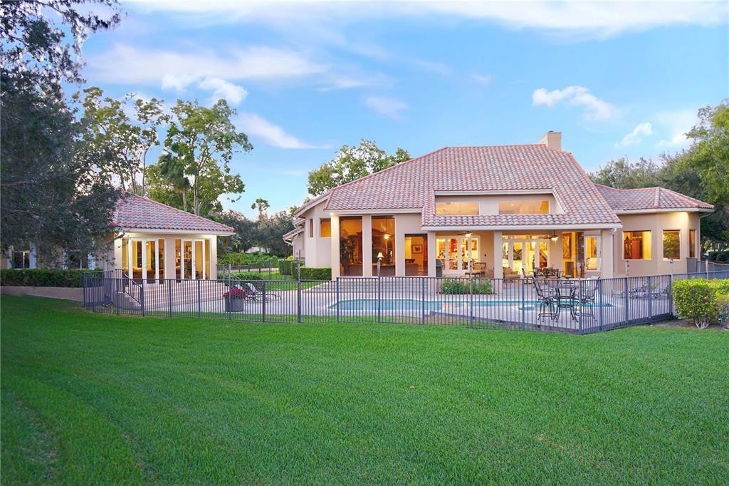 5BR – SingleFamilyResidence at 3190 Willow Lane