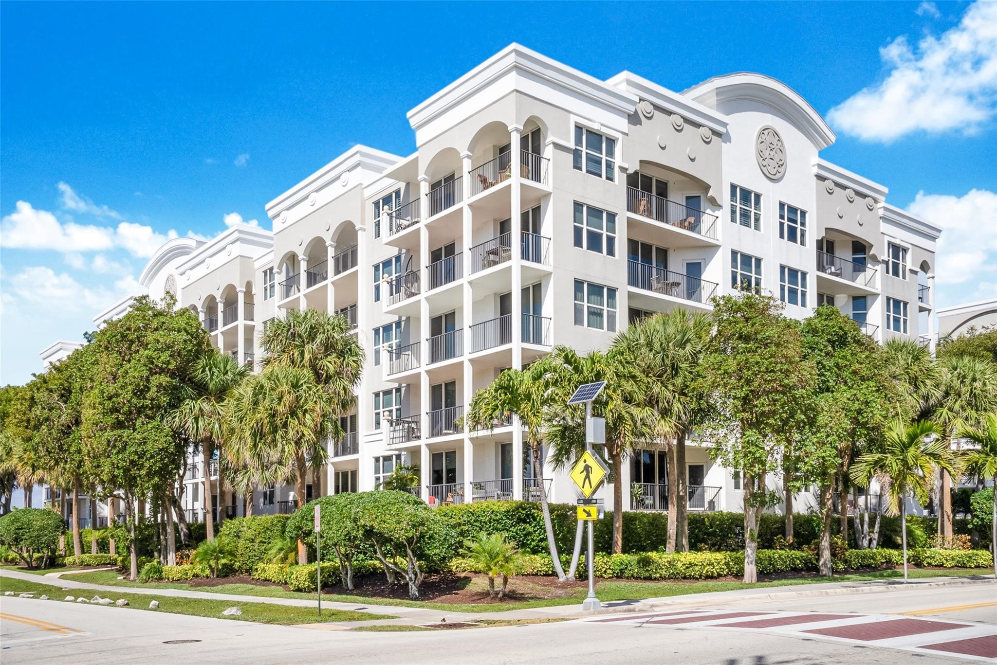 2BR – Condominium at 191 SE 20th Avenue #614